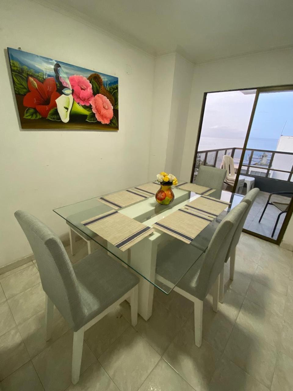 Apartamento Rodadero Los Laureles con Vista al mar y a la Bahía view 2