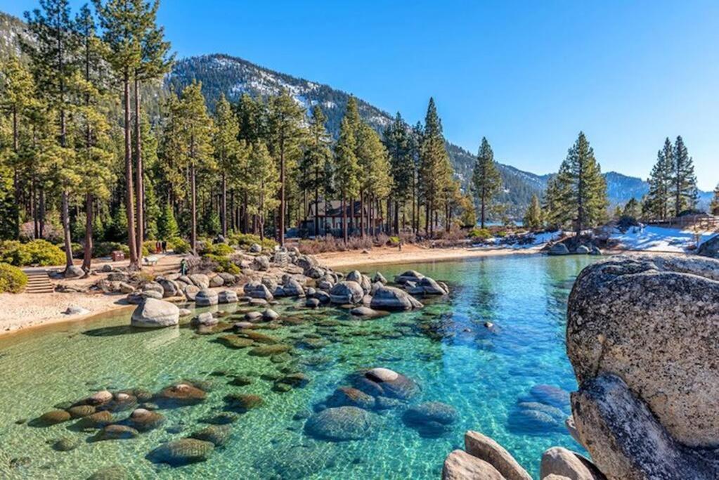 Cozy and central Tahoe cabin with private hot-tub outdoor fireplaces close to slopes - Property Image 21