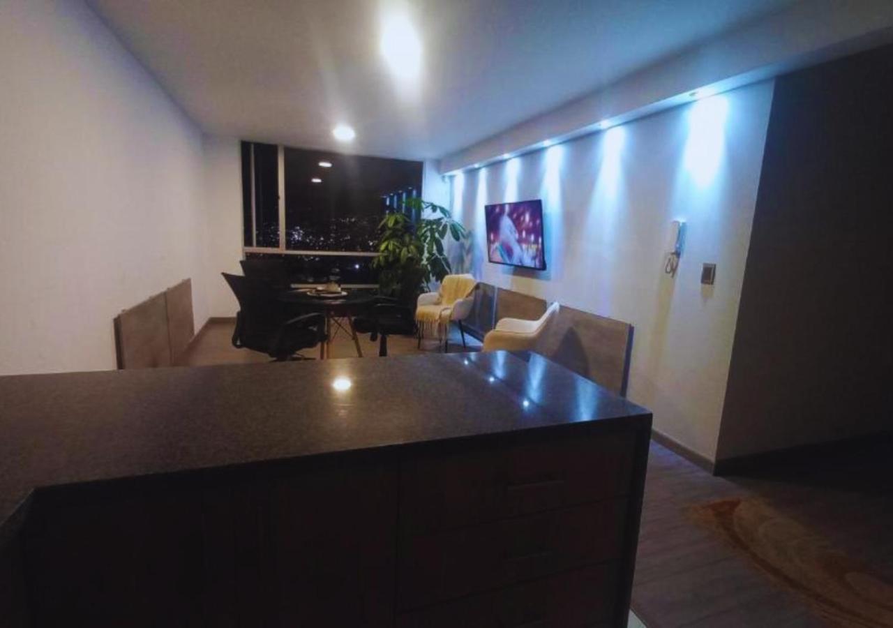 Apartamento Cerca de Embajada Americana y Solca en Centro Norte