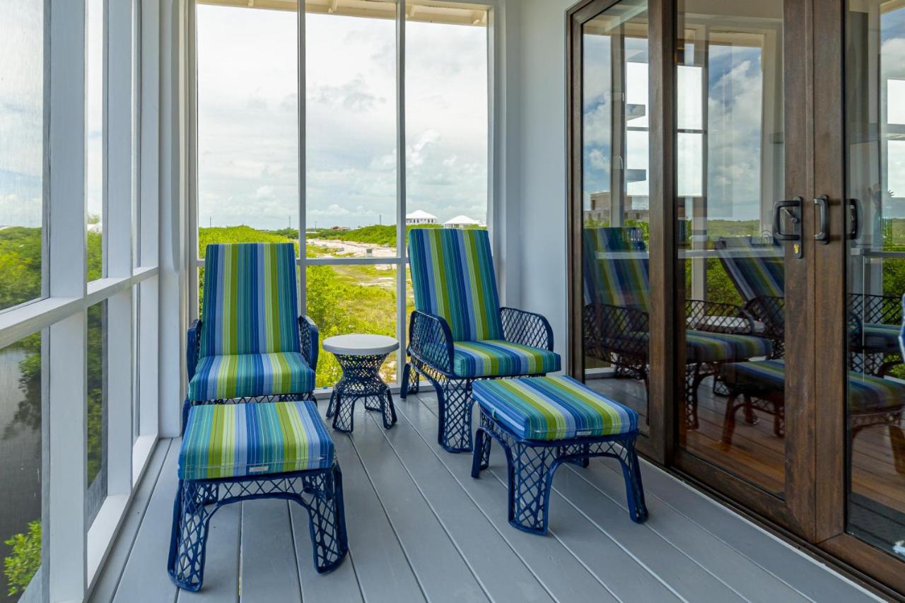 La Dolce Vida and Mistico Beach Club plus Boat Shuttle