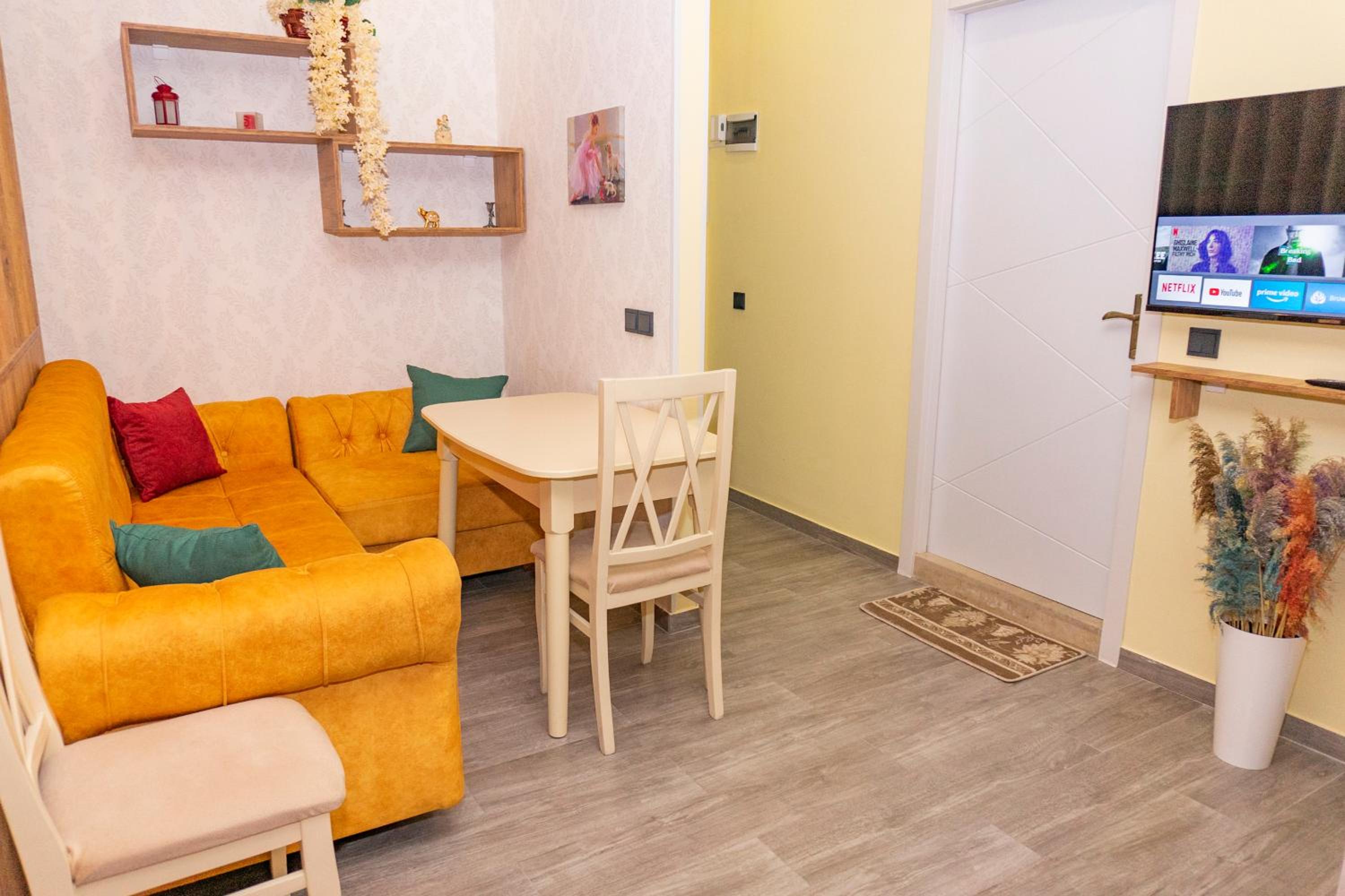 7th floor Lovely apartment view 2