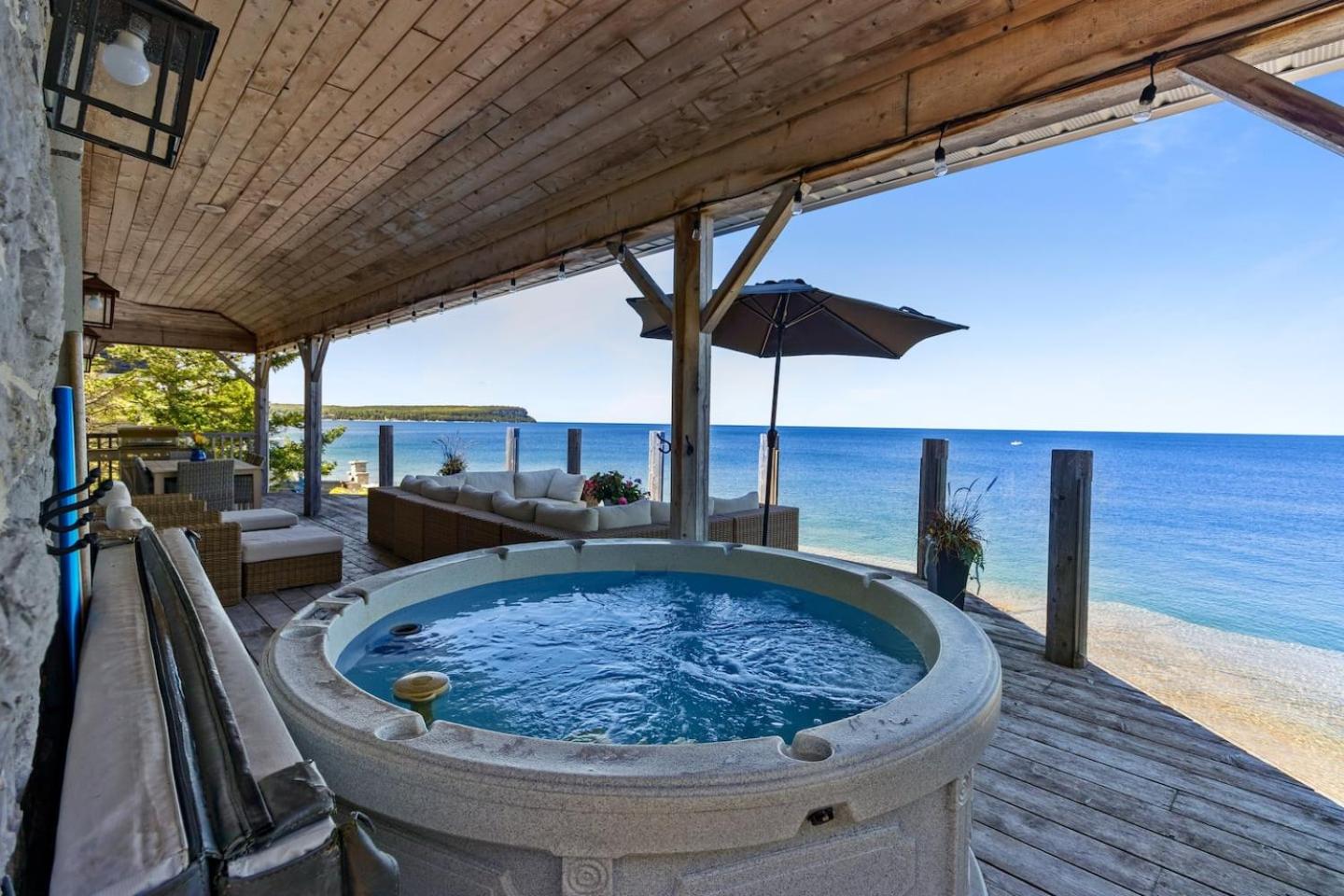 Luxury Waterfront Oasis w Hot Tub