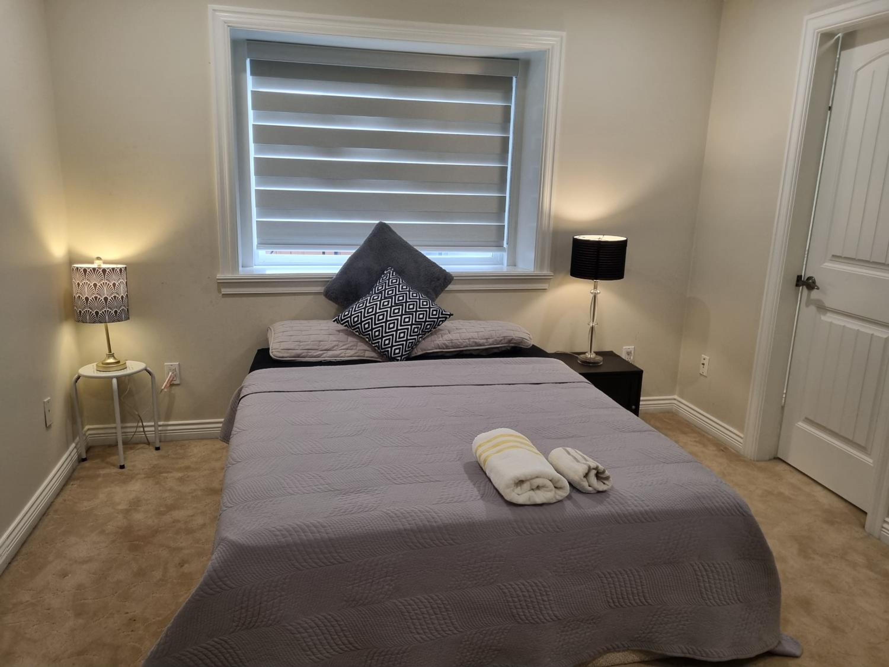 Deluxe Family Rooms in the best neighborhood in Surrey