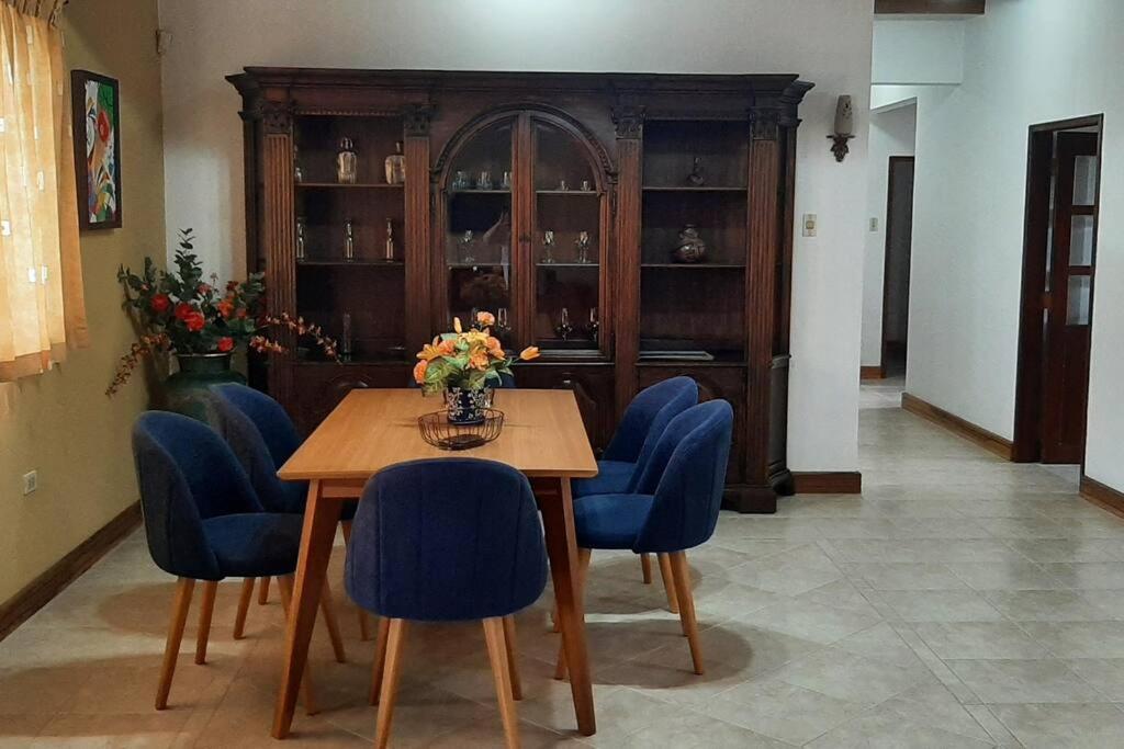 Departamento Puerto Azul via a la costa