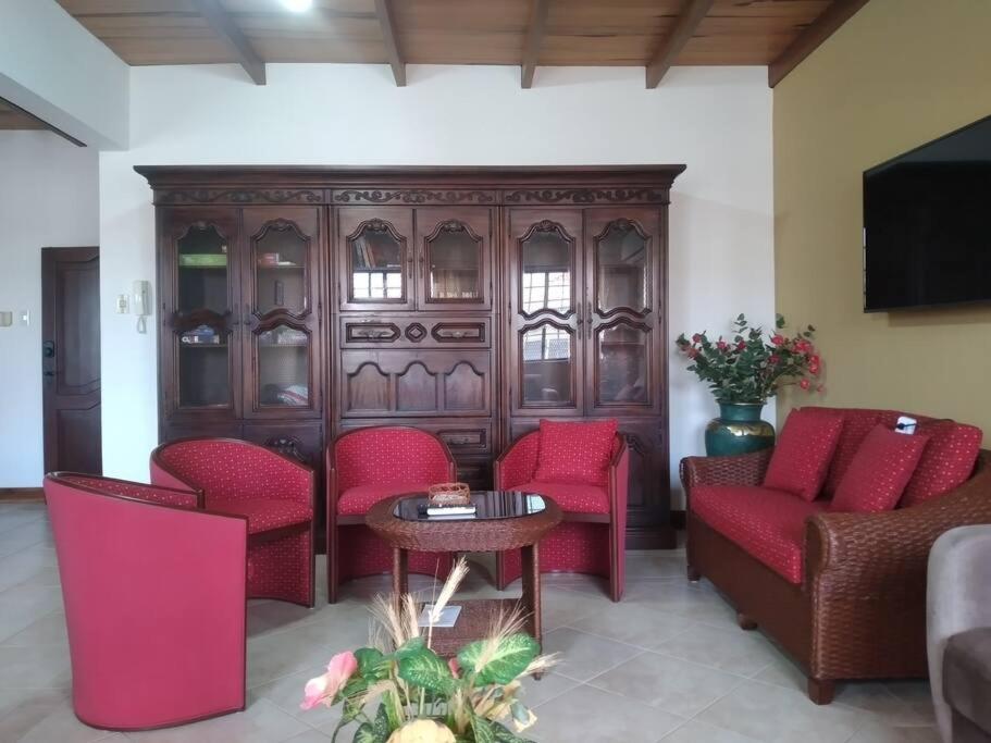Departamento Puerto Azul via a la costa