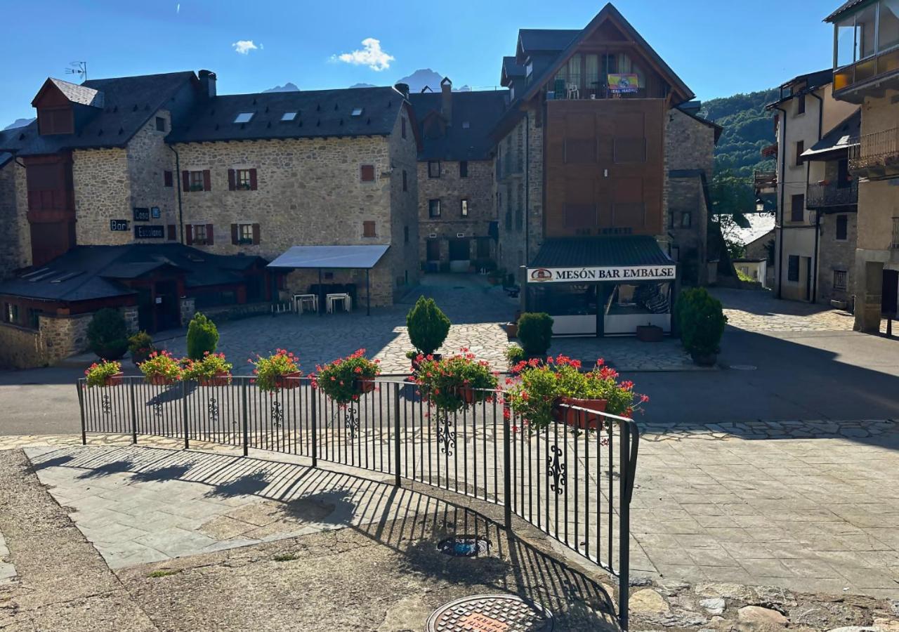 Caldares: Exclusivo Ático en El Pueyo de Jaca view 3