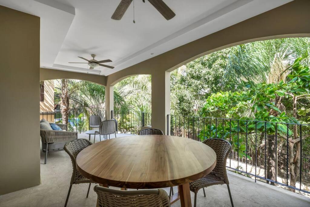 Gav4 New Condo in Location Walkable to Beach