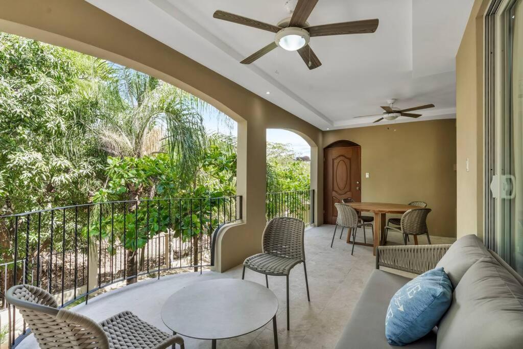Gav4 New Condo in Location Walkable to Beach