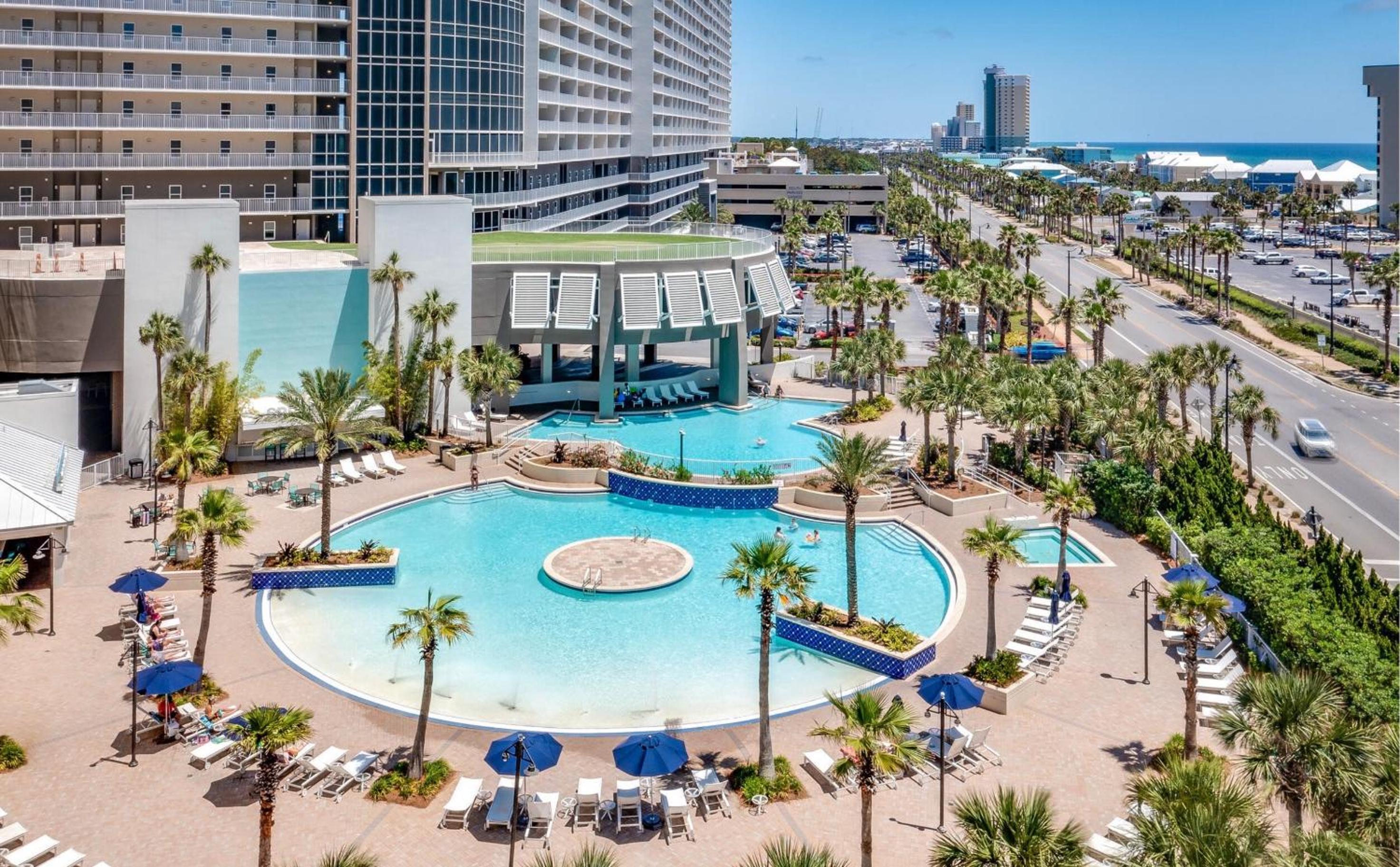 Family and Friends Beach Resort Condo for 8! Steps from the Beach! By Dolce Vita Getaways! view 5