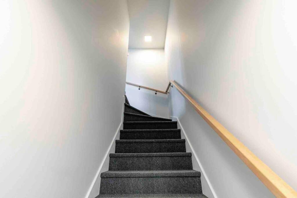 Nice Cozy & Unique Apartment with Free Parking