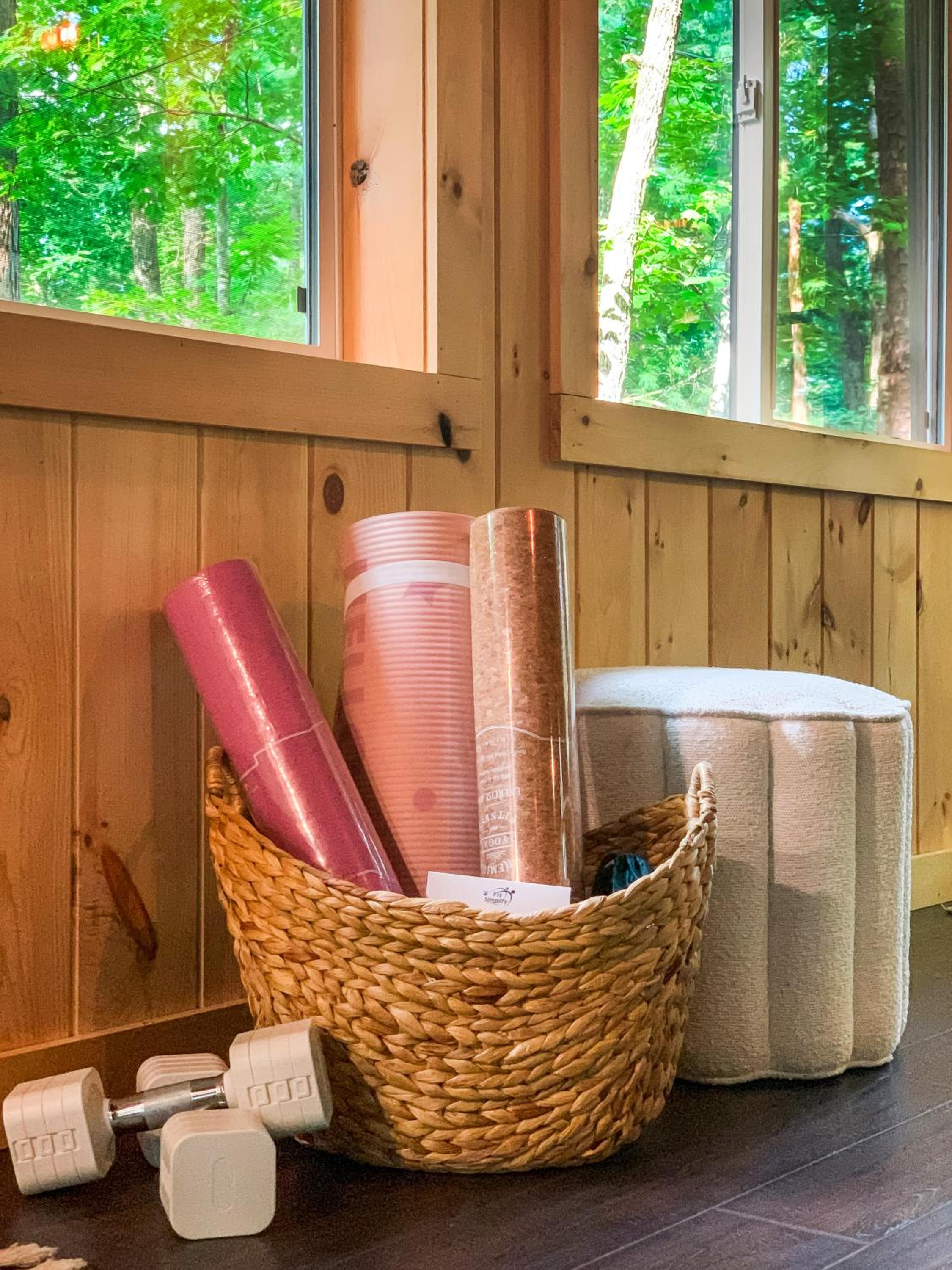 Downward Dog Lodge - Mountain Yoga Retreat, Hot Tub & Pet-Friendly Escape