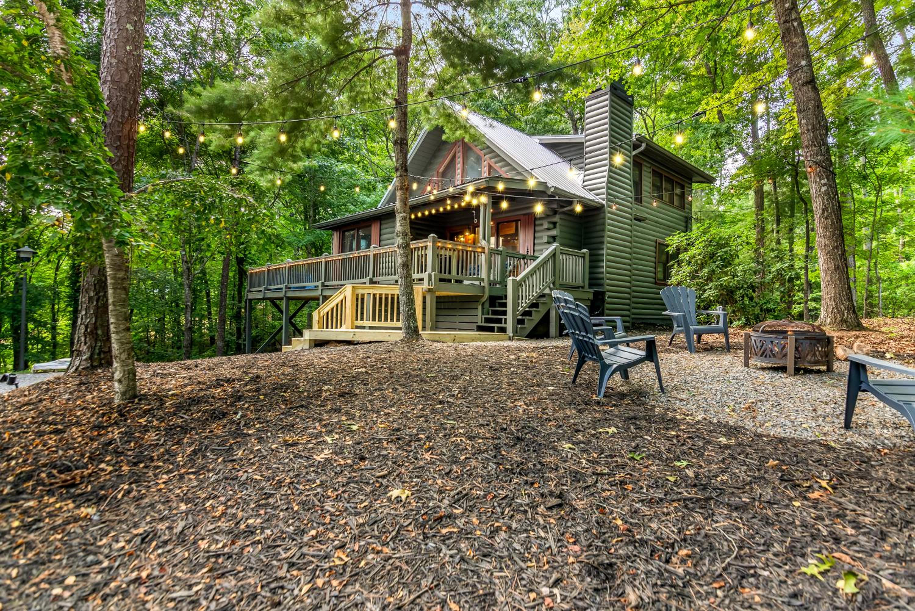 Downward Dog Lodge - Mountain Yoga Retreat, Hot Tub & Pet-Friendly Escape