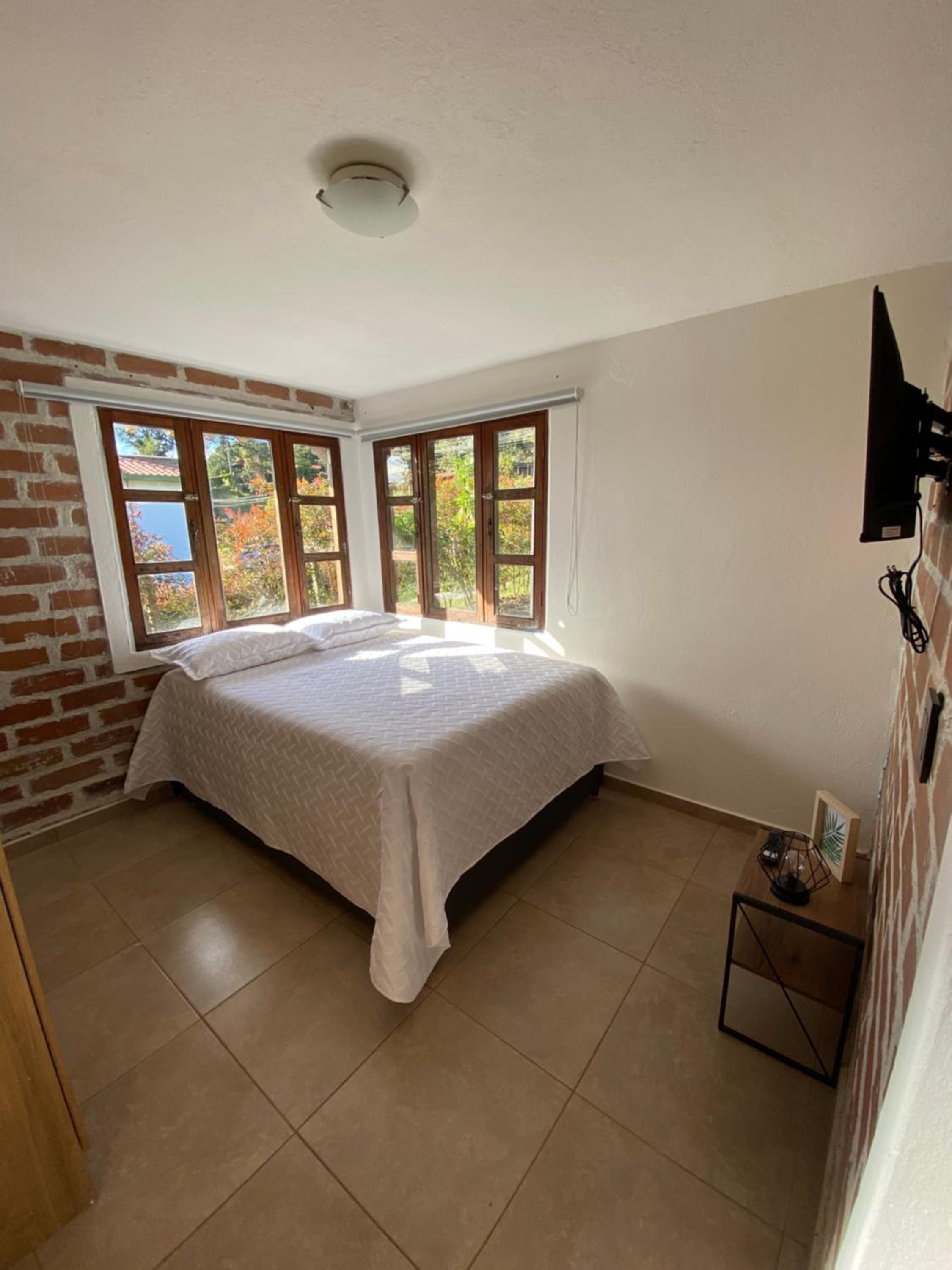 Habitación con baño privado en casa de campo ubicada en Santa Elena
