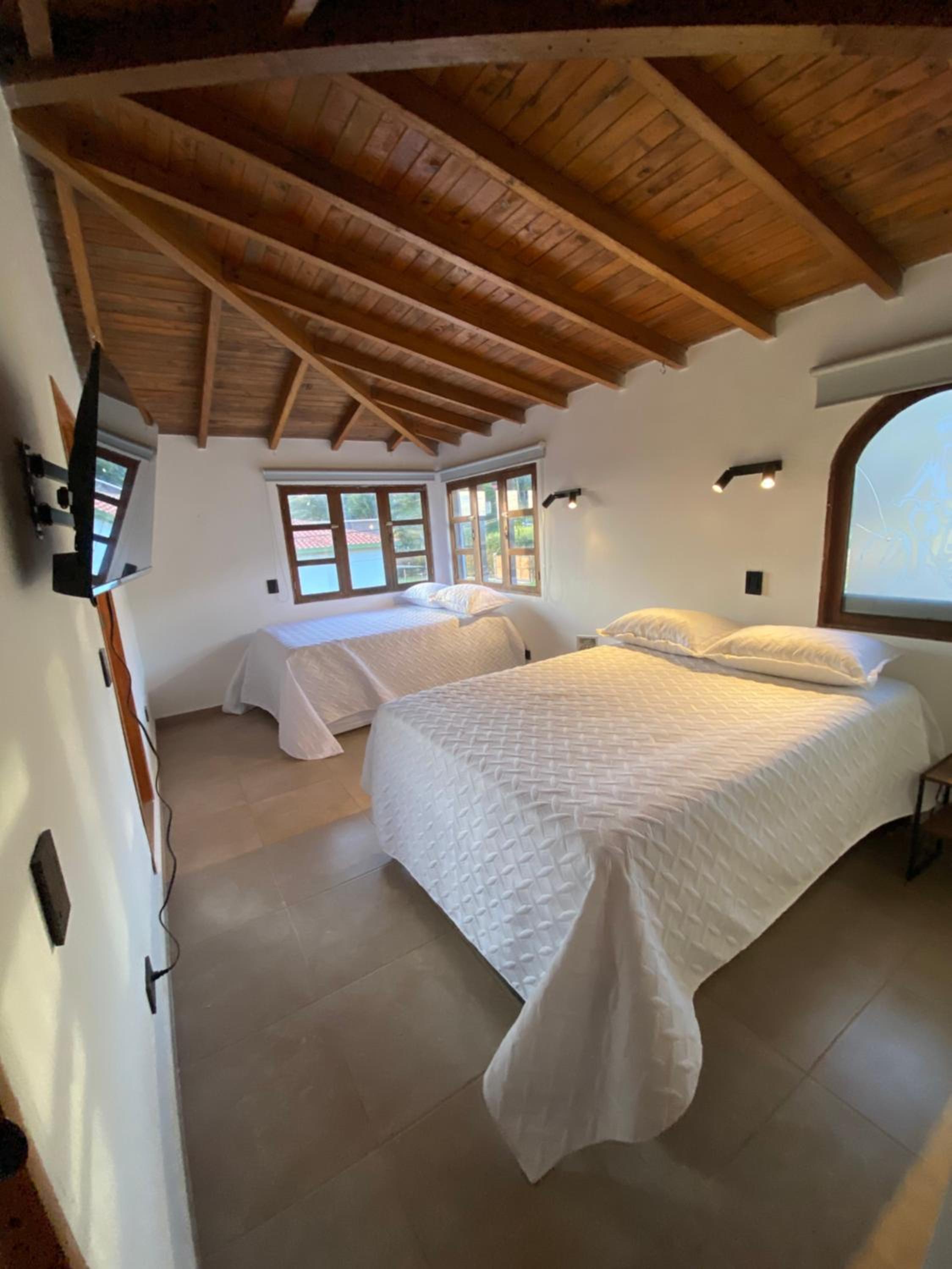 Habitación con baño privado en casa de campo ubicada en Santa Elena