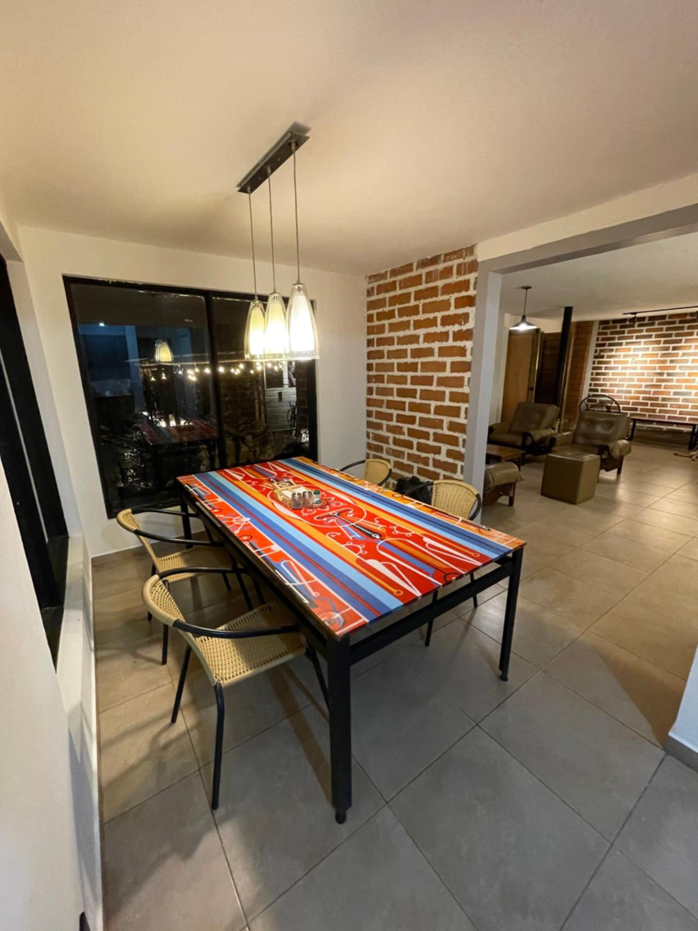 Habitación con baño privado en casa de campo ubicada en Santa Elena