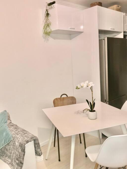 Own sunny quiet haven, own 1 bedroom house & garden with car park, central to Airport, CBD & Sylvia Park Mall