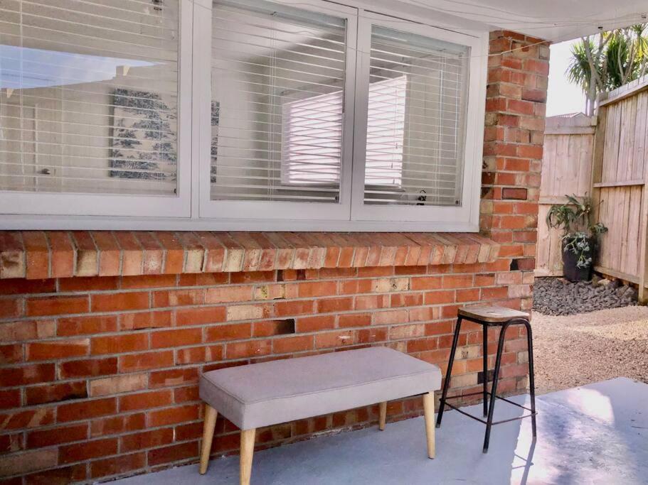 Own sunny quiet haven, own 1 bedroom house & garden with car park, central to Airport, CBD & Sylvia Park Mall