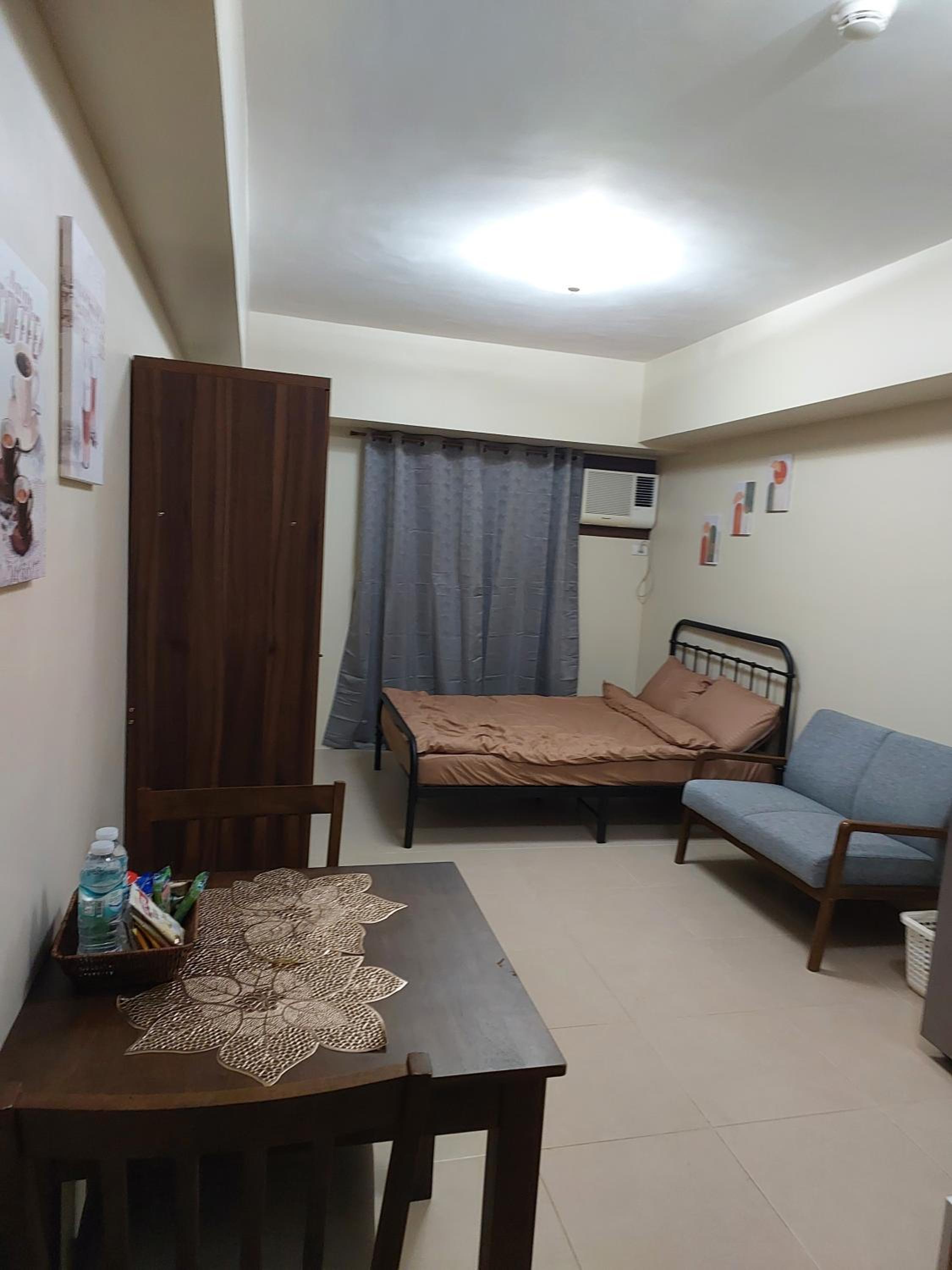 Fully Furnished Studio Unit at Avida Riala with Fast WIFI and Netflix