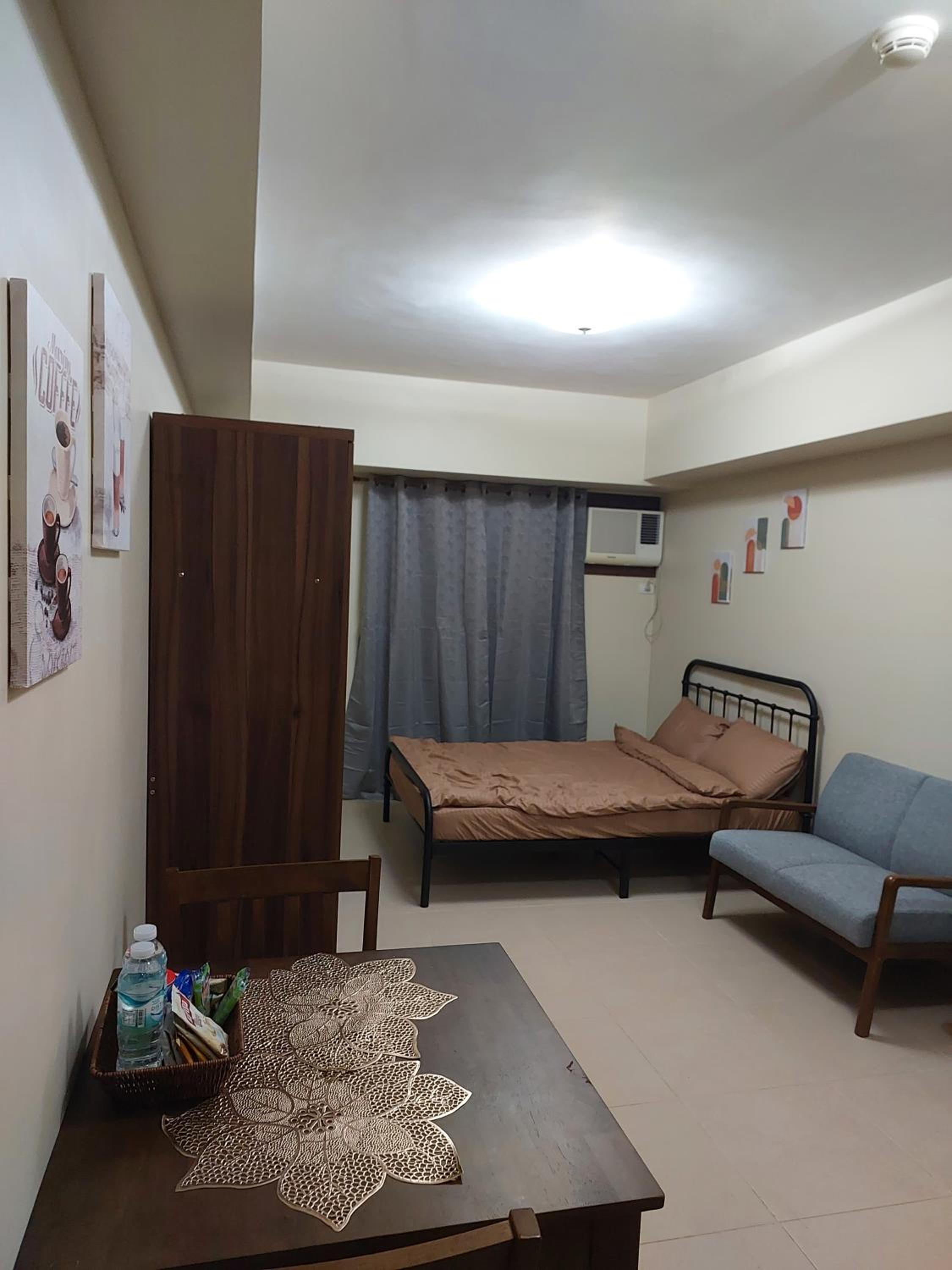 Fully Furnished Studio Unit at Avida Riala with Fast WIFI and Netflix