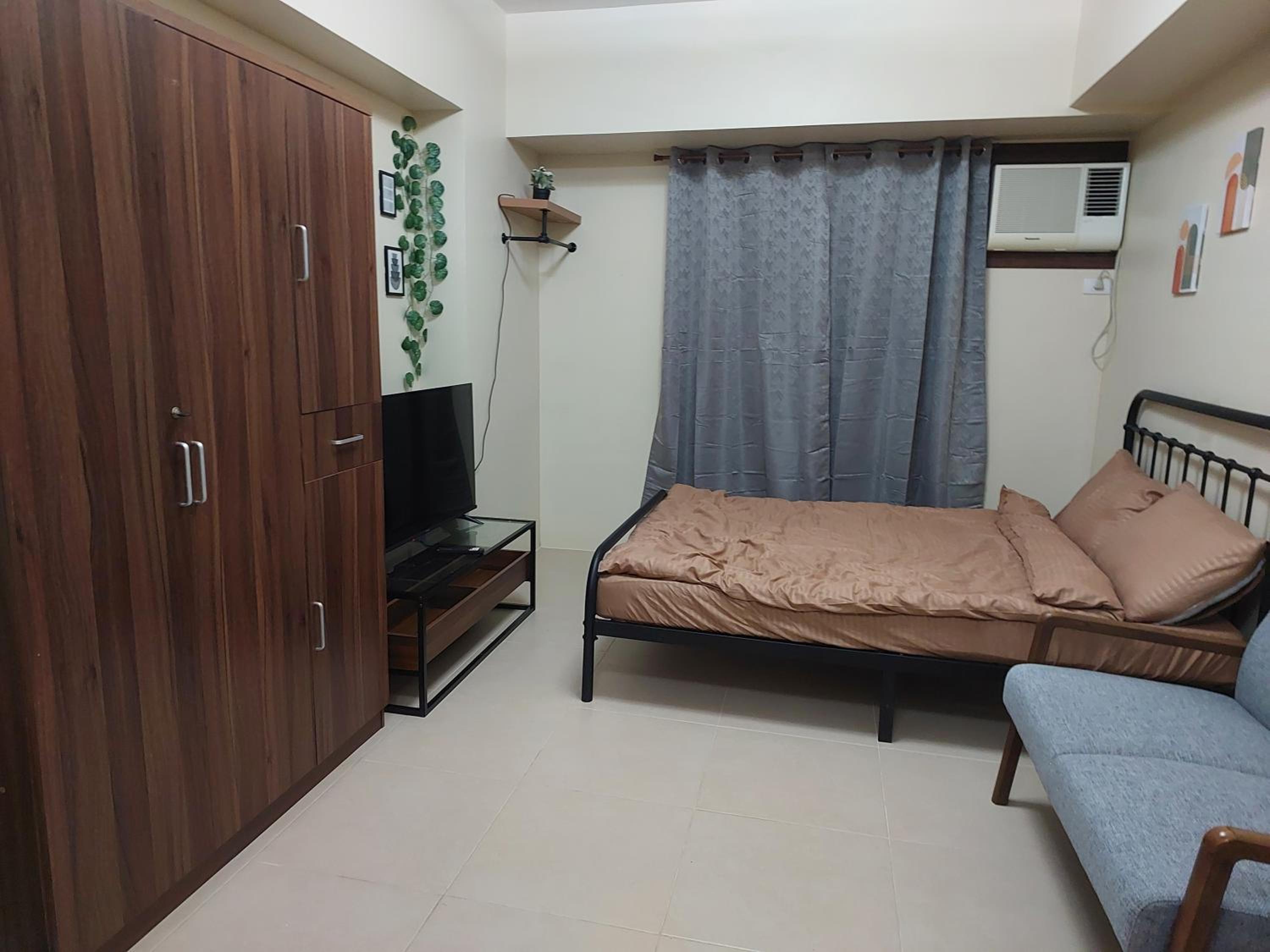 Fully Furnished Studio Unit at Avida Riala with Fast WIFI and Netflix