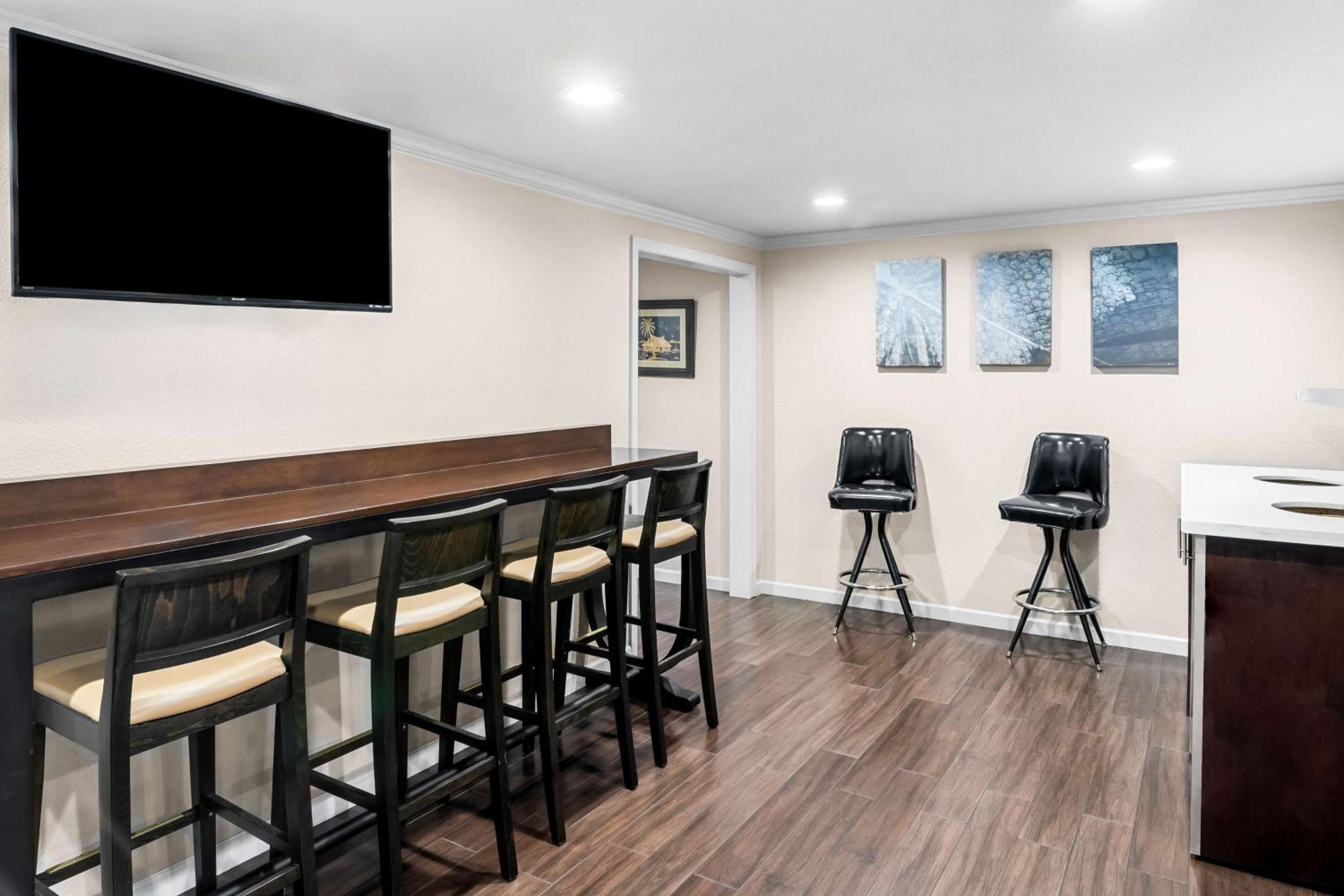 SureStay by Best Western Lakeview