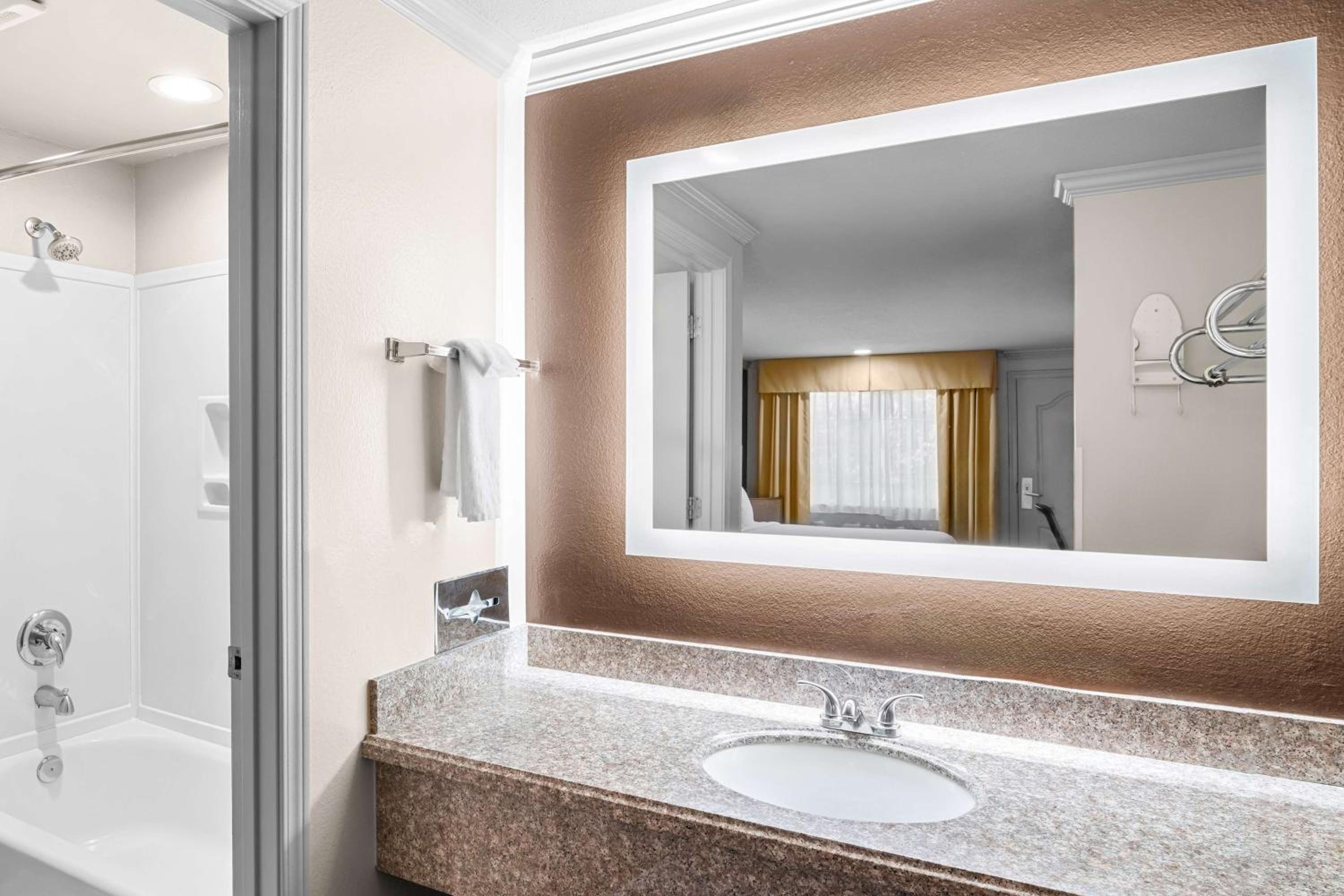SureStay by Best Western Lakeview