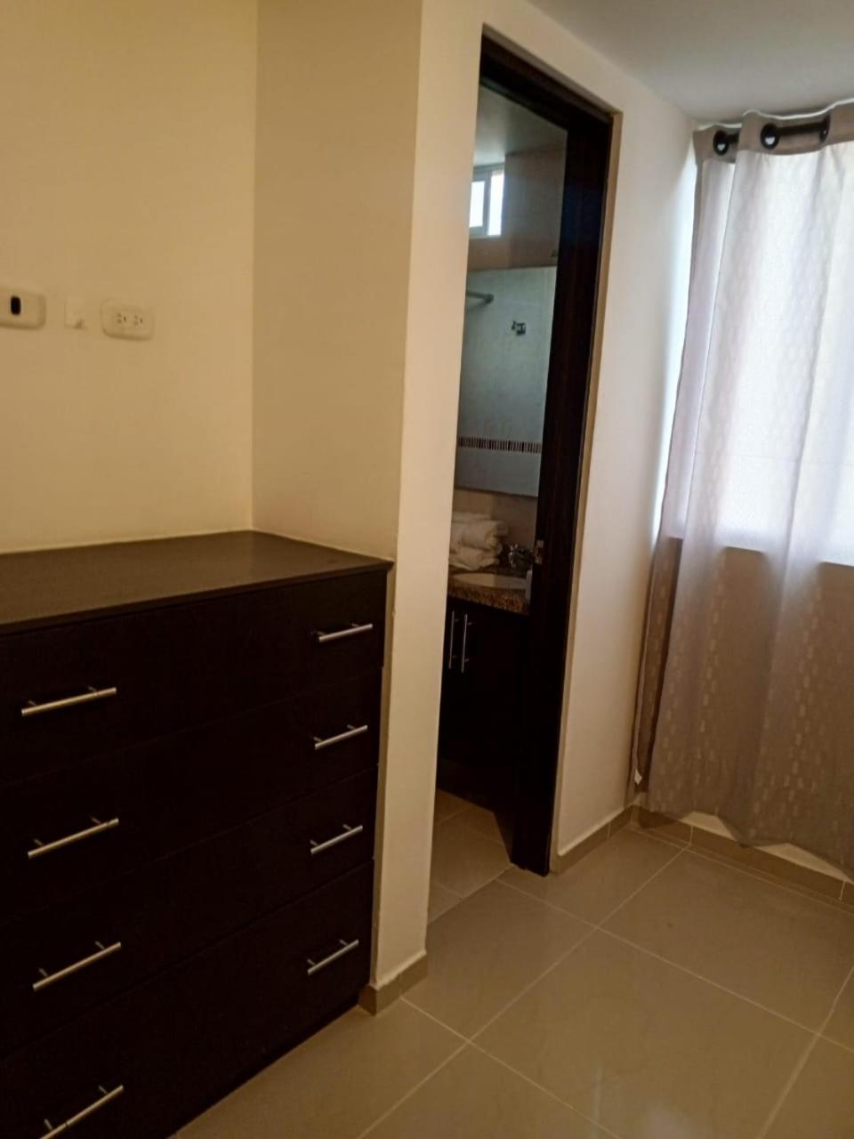 Provenza Housse-Alquiler de habitaciones en apto compartido