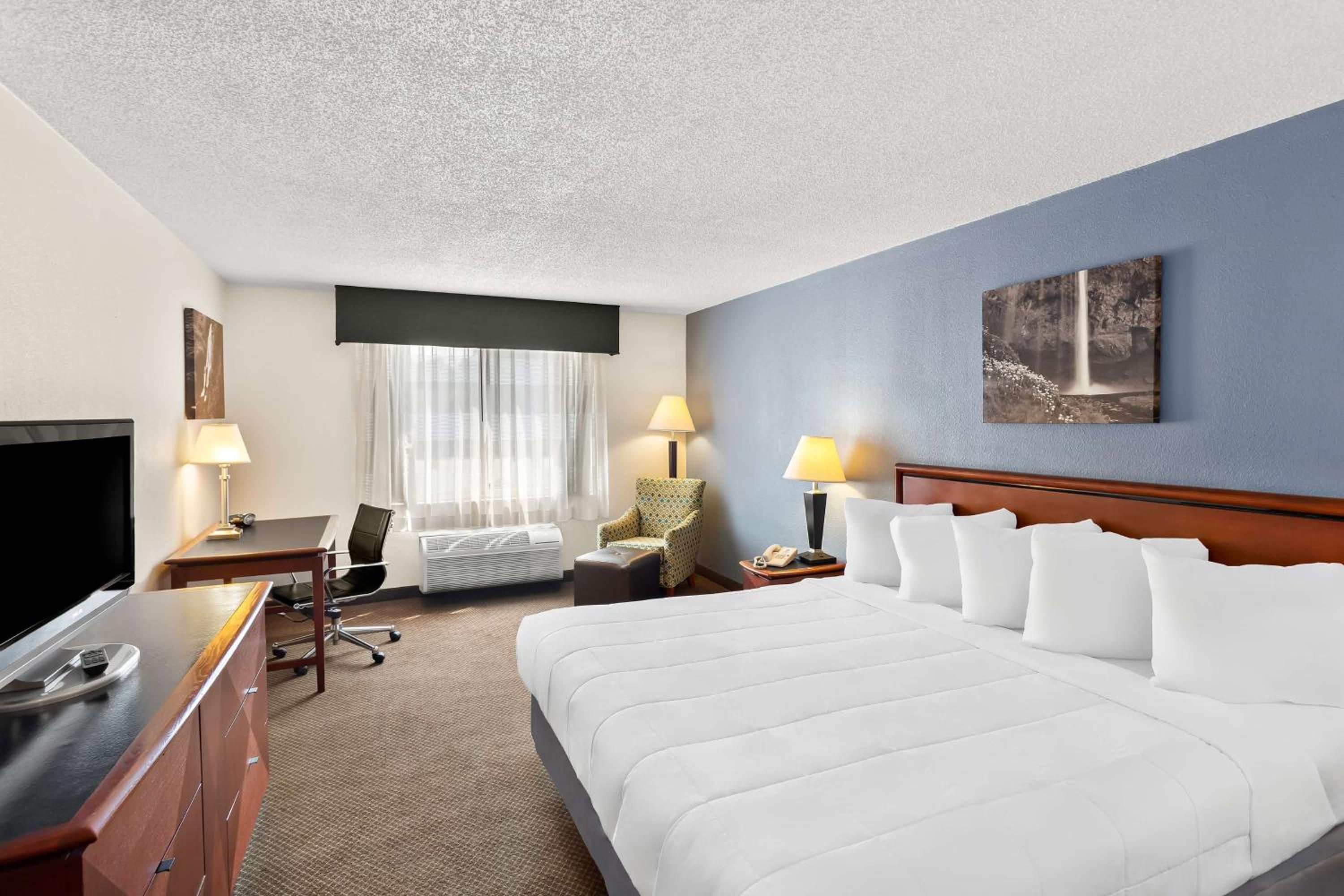 Rodeway Inn view 5