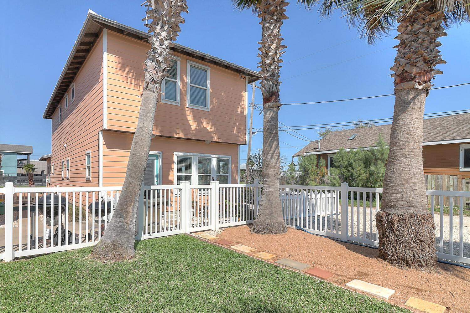 Lucky Dog Cottage SC1 view 2