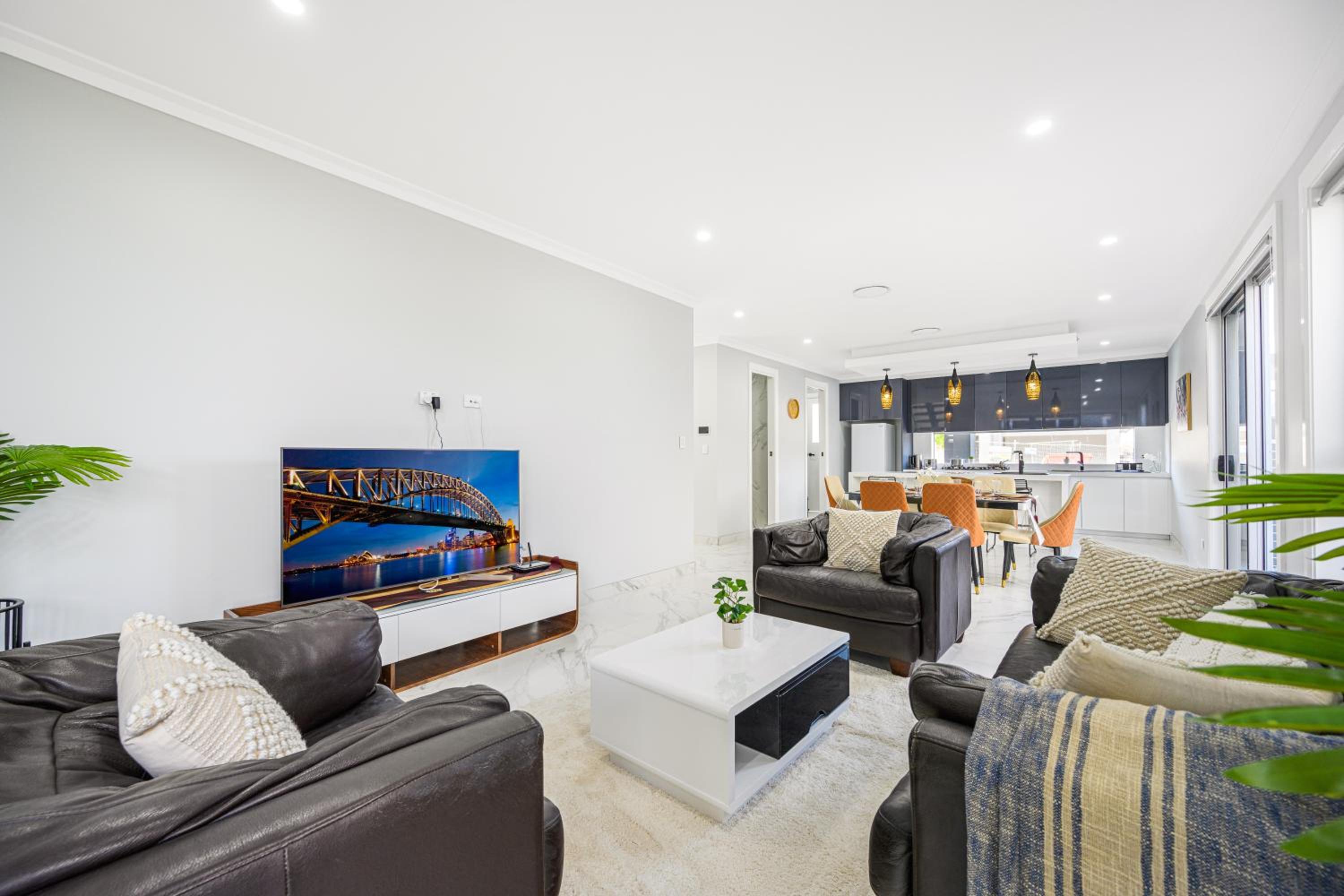 Campbelltown Sweet 5Br house with WiFi&Parking