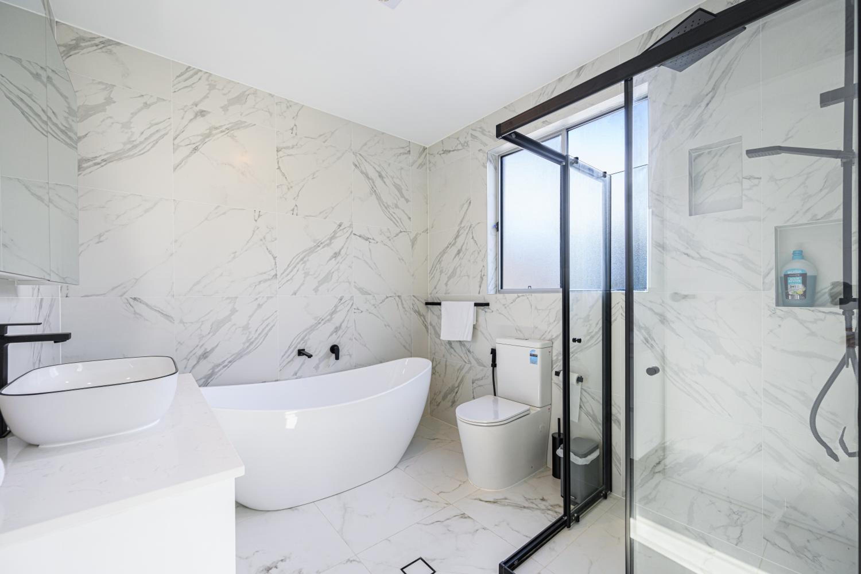 Campbelltown Sweet 5Br house with WiFi&Parking