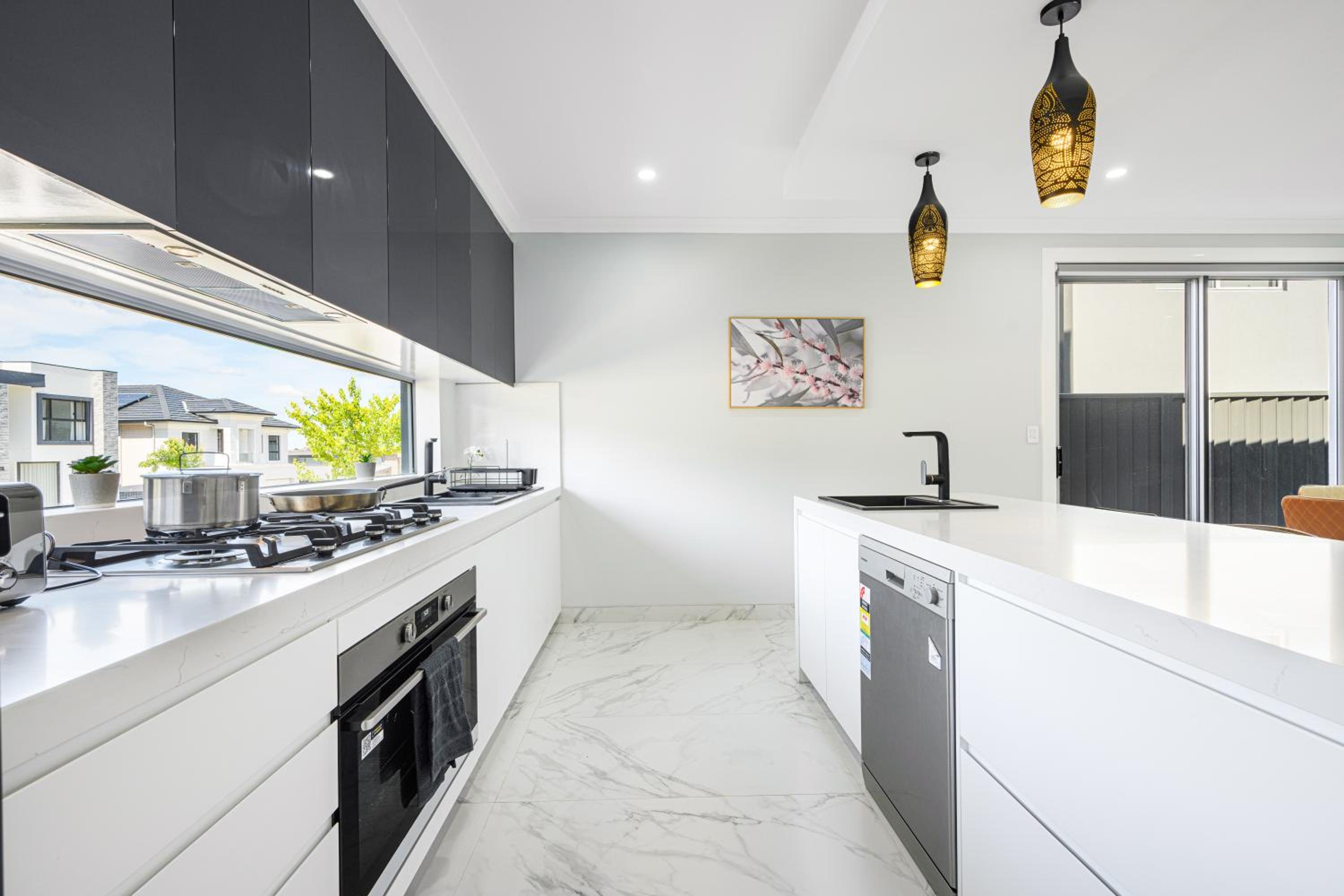 Campbelltown Sweet 5Br house with WiFi&Parking