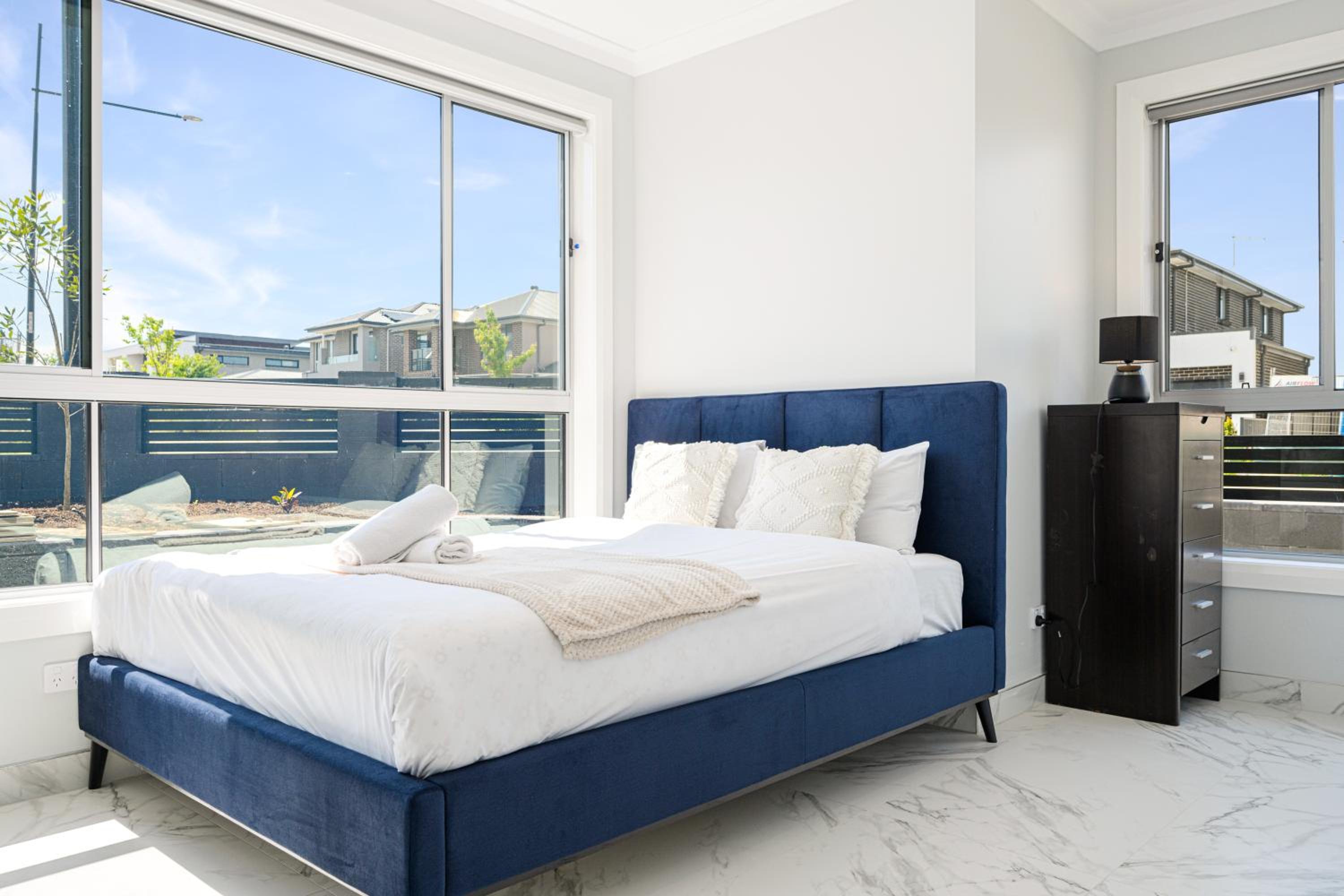 Campbelltown Sweet 5Br house with WiFi&Parking