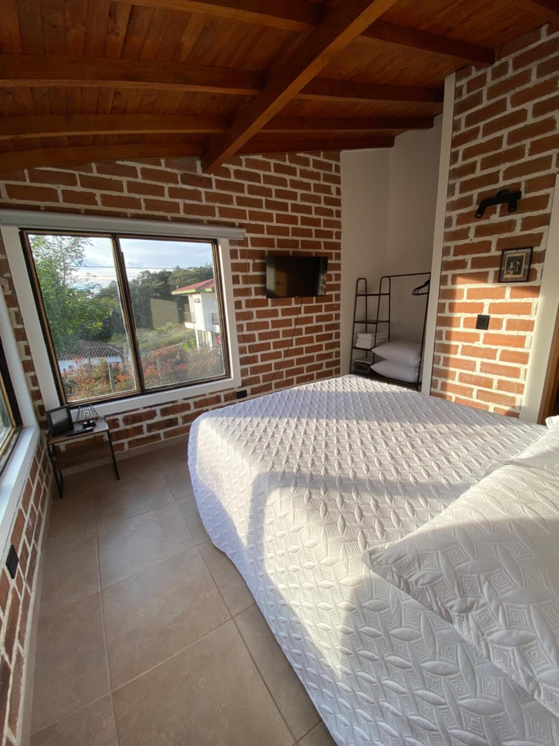 Habitación con baño privado en casa de campo ubicada en Santa Elena
