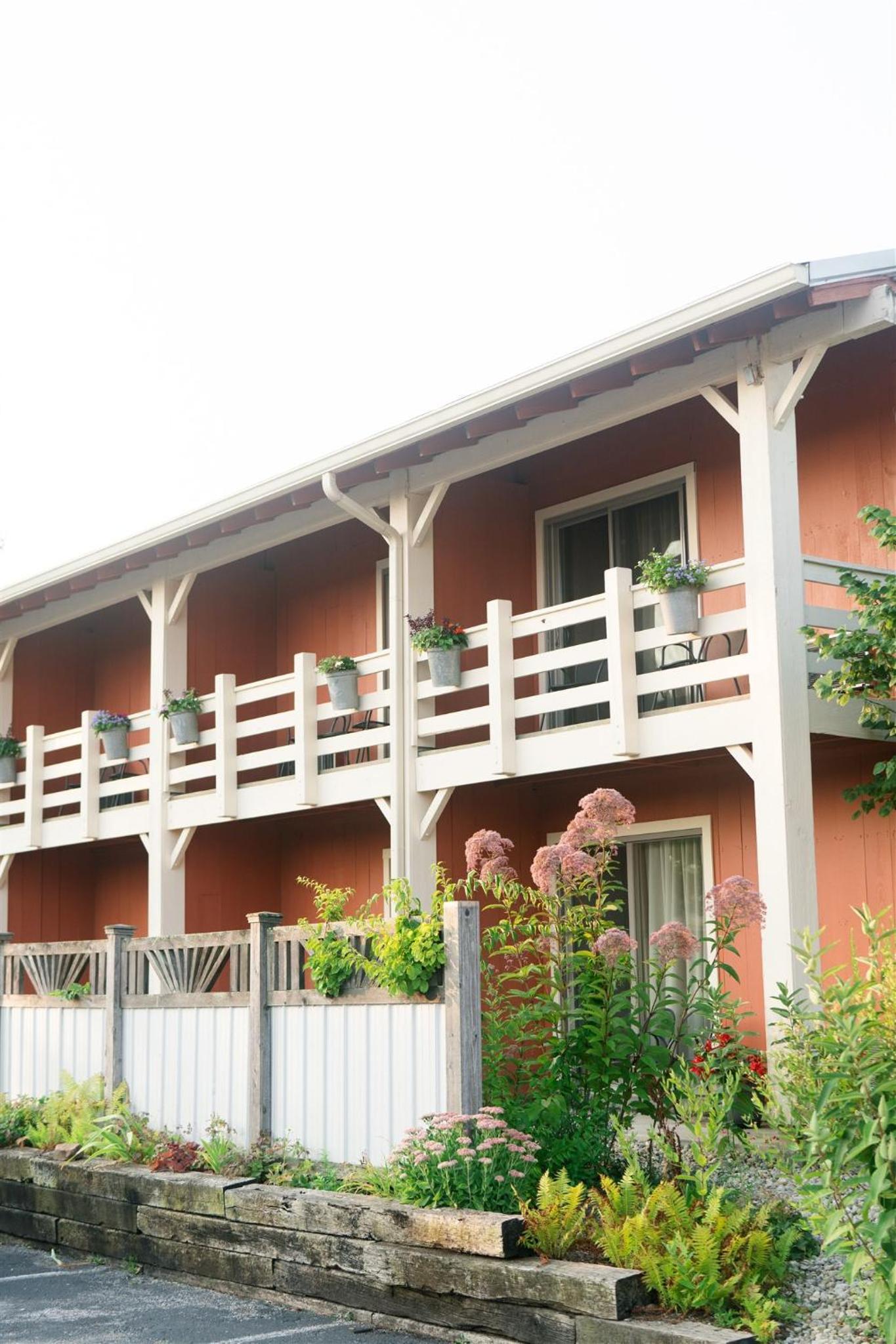 Bloomington Vacations - Brown County Inn - Property Image 4