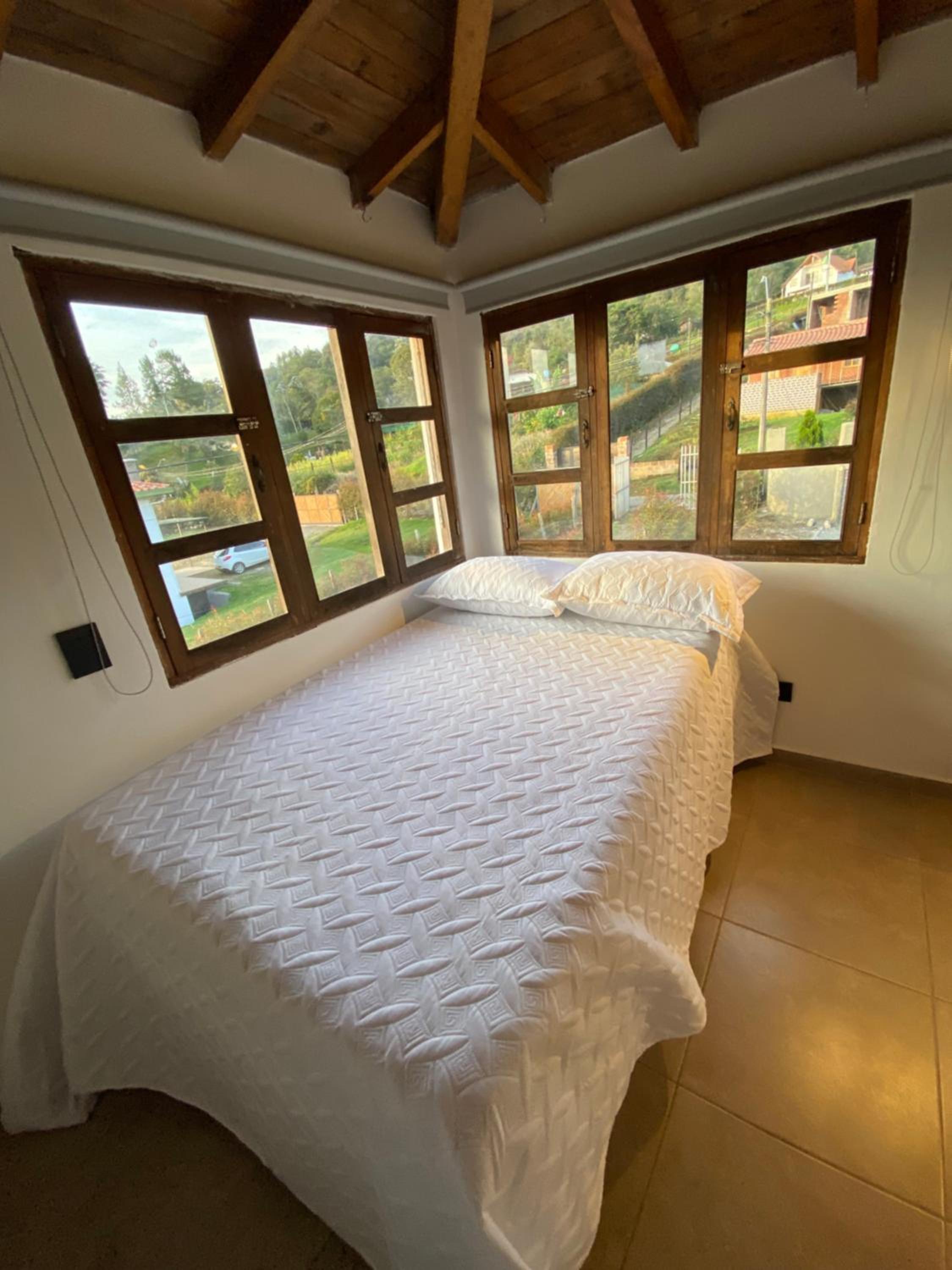 Habitación con baño privado en casa de campo ubicada en Santa Elena