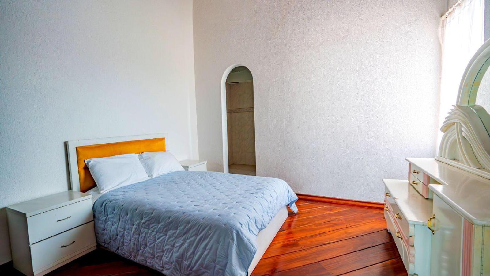 Casa amplia cerca de Baños de Agua Santa
