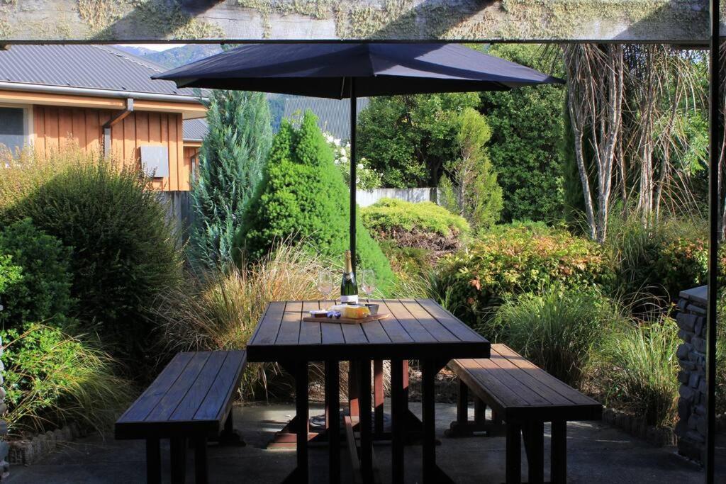 Popular Family and Pet friendly Modern Cosy Bach WiFi
