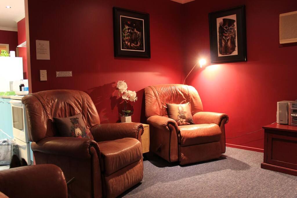 Popular Family and Pet friendly Modern Cosy Bach WiFi