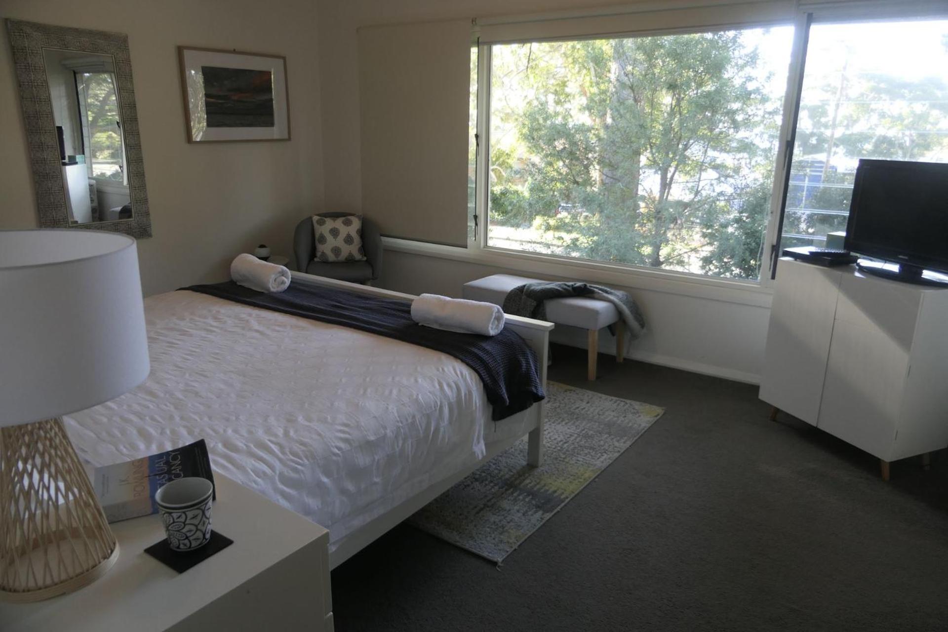 Acacia on Orion Beach - pet-friendly coastal home