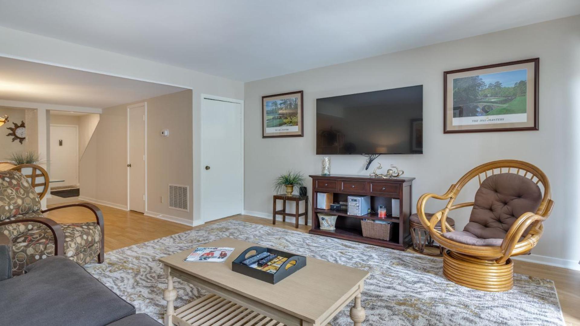 Chef Kitchen, Balcony, Smart TVs view 3