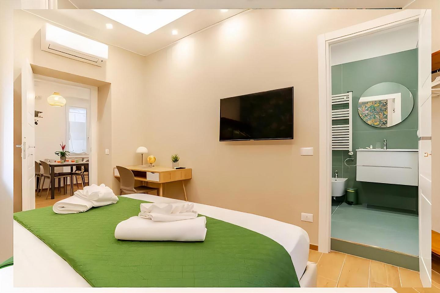 Lux Vaticana Suite