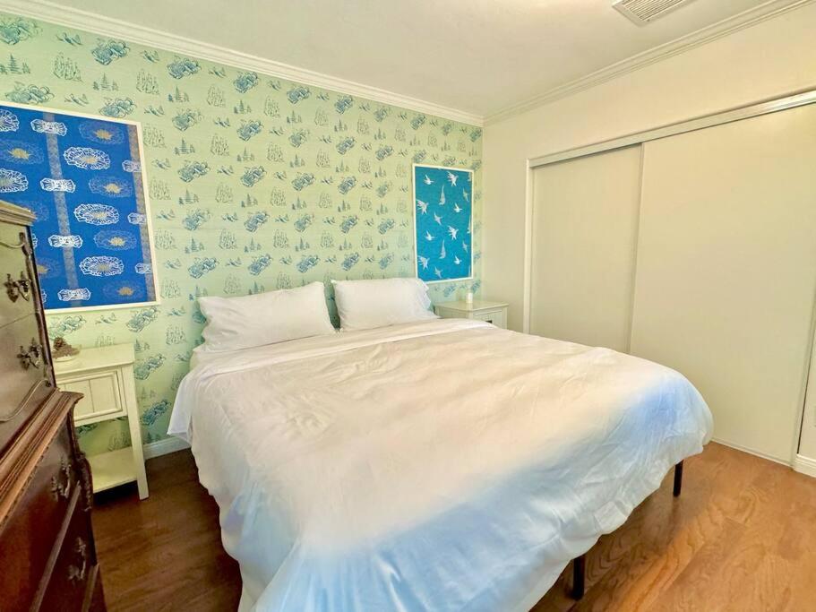 Prime West Los Angeles 4 Bedroom 2 Bathroom House