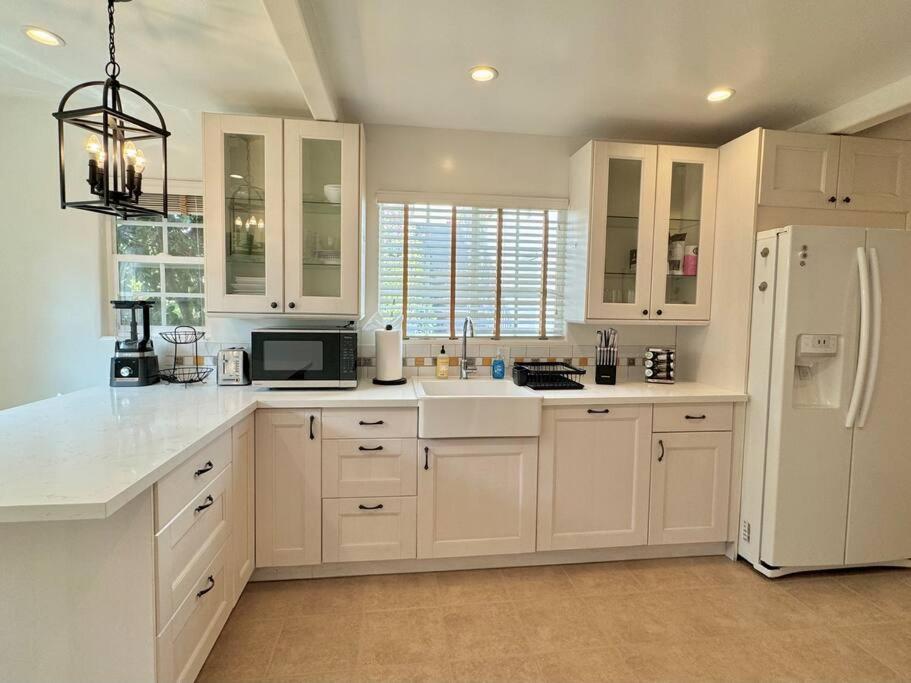 Prime West Los Angeles 4 Bedroom 2 Bathroom House
