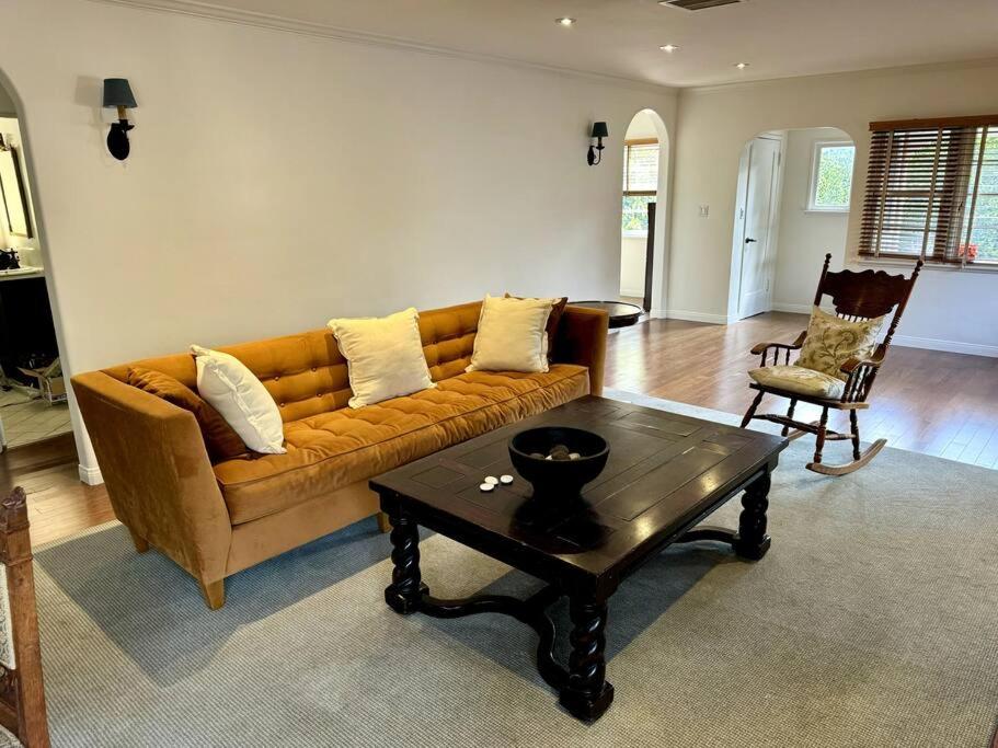 Prime West Los Angeles 4 Bedroom 2 Bathroom House