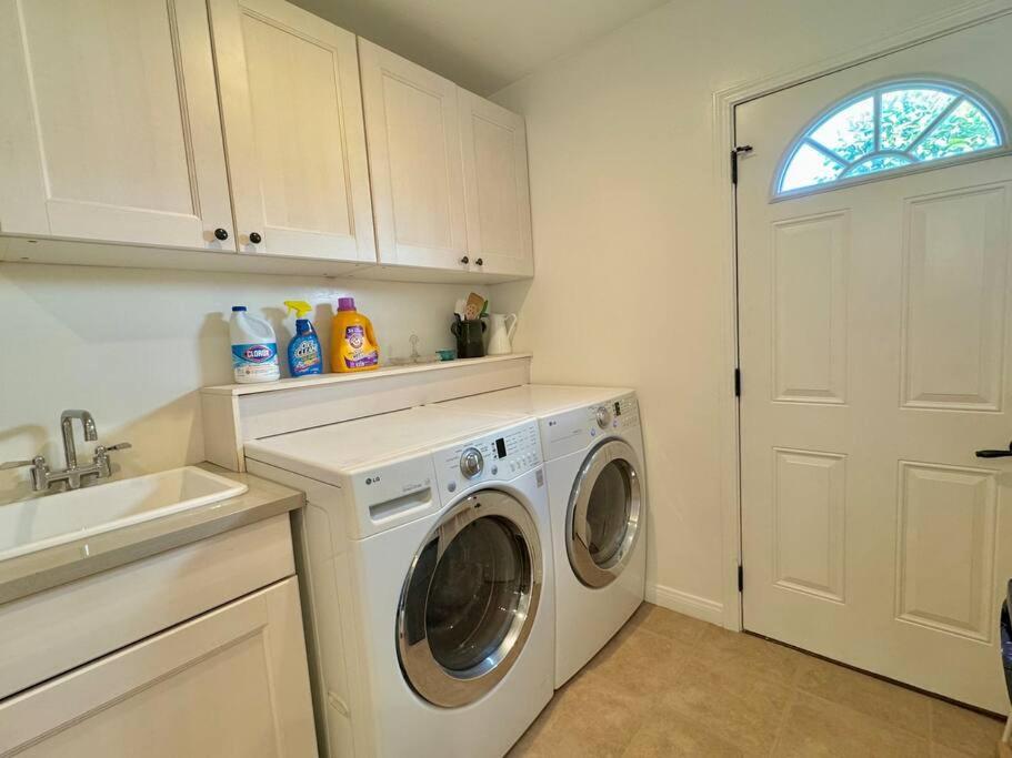 Prime West Los Angeles 4 Bedroom 2 Bathroom House