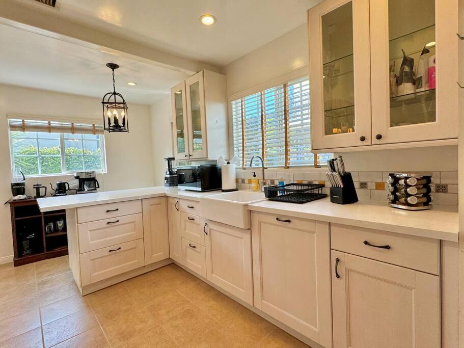 Prime West Los Angeles 4 Bedroom 2 Bathroom House