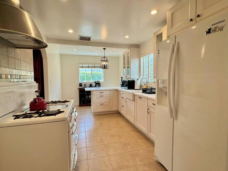 Prime West Los Angeles 4 Bedroom 2 Bathroom House