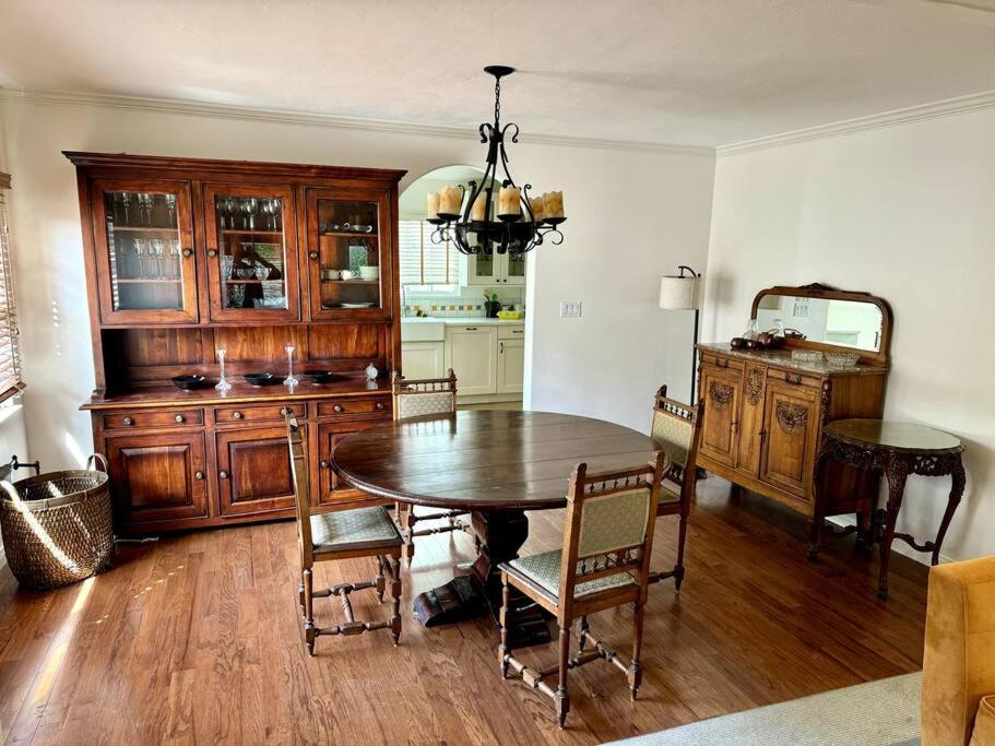 Prime West Los Angeles 4 Bedroom 2 Bathroom House