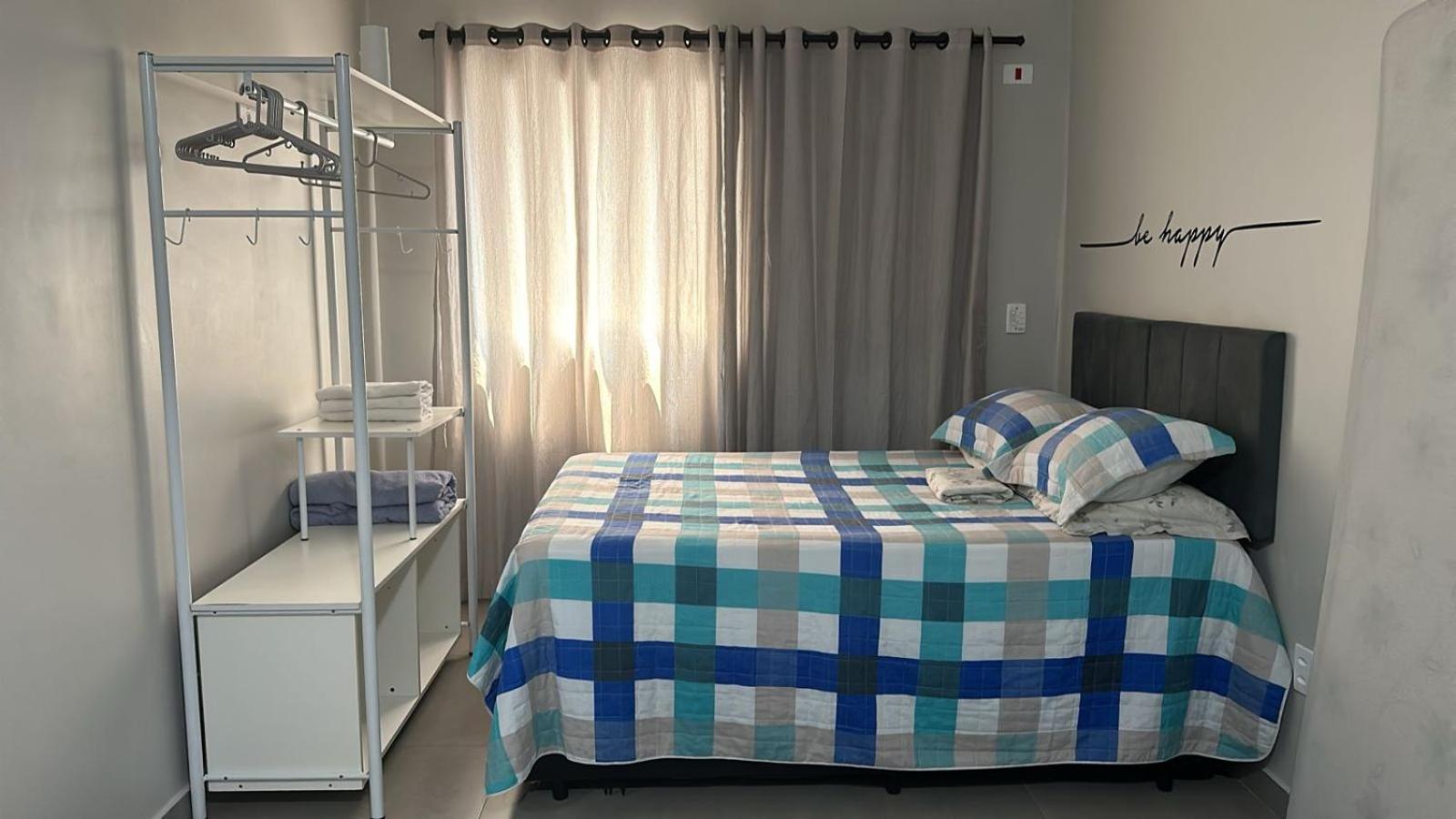 Studio com garagem a 3 minutos da praia do Gonzaguinha